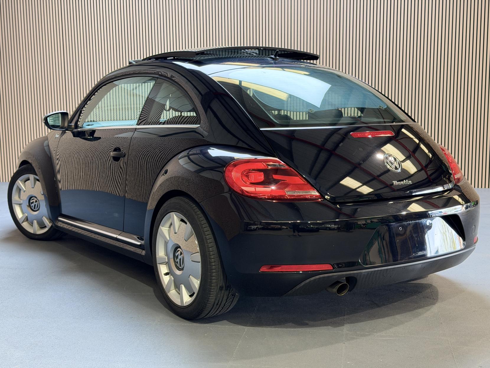 Volkswagen Beetle 1.2 Fender Hatchback (2011 - 2016)