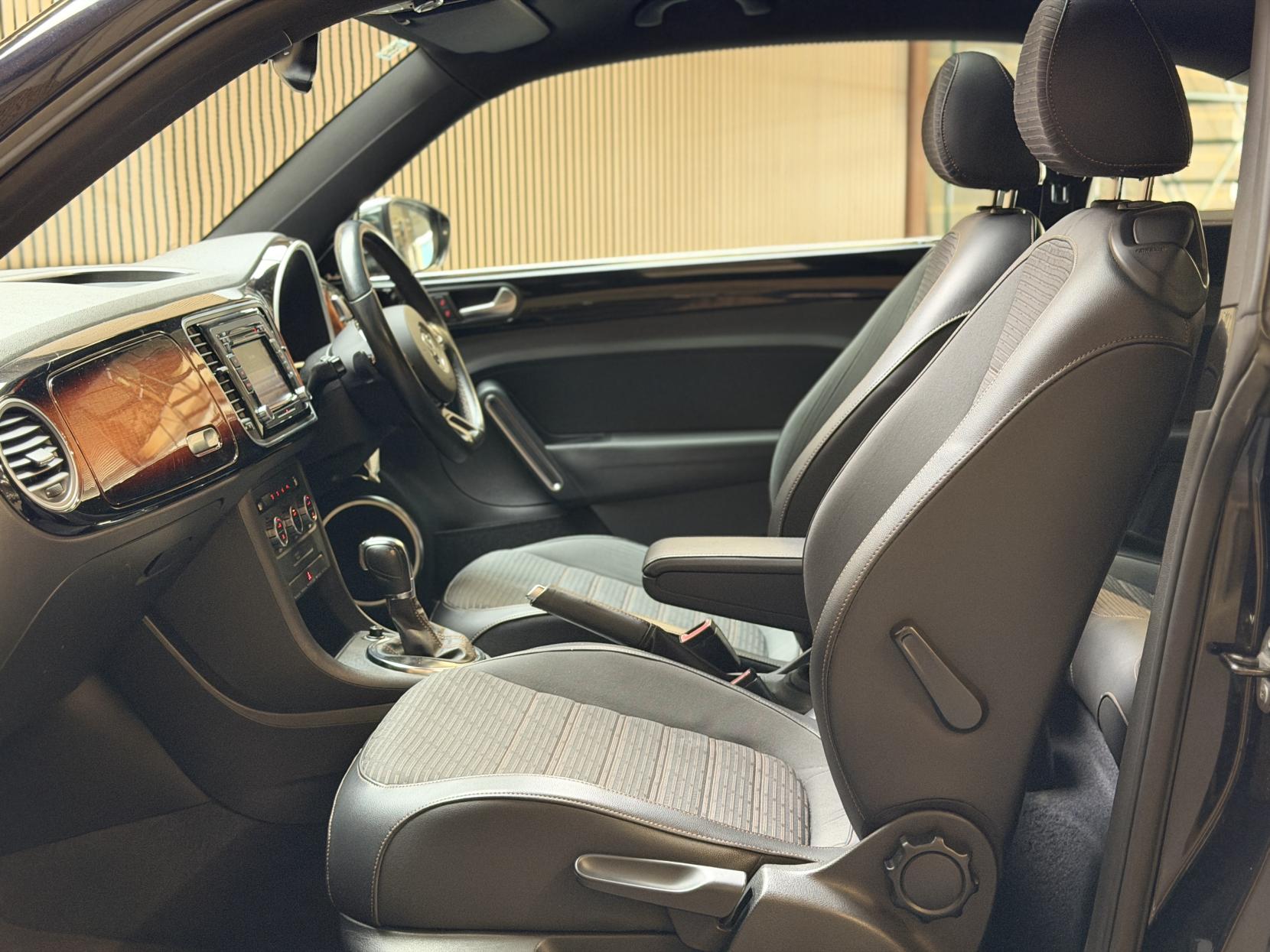 Volkswagen Beetle 1.2 Fender Hatchback (2011 - 2016)