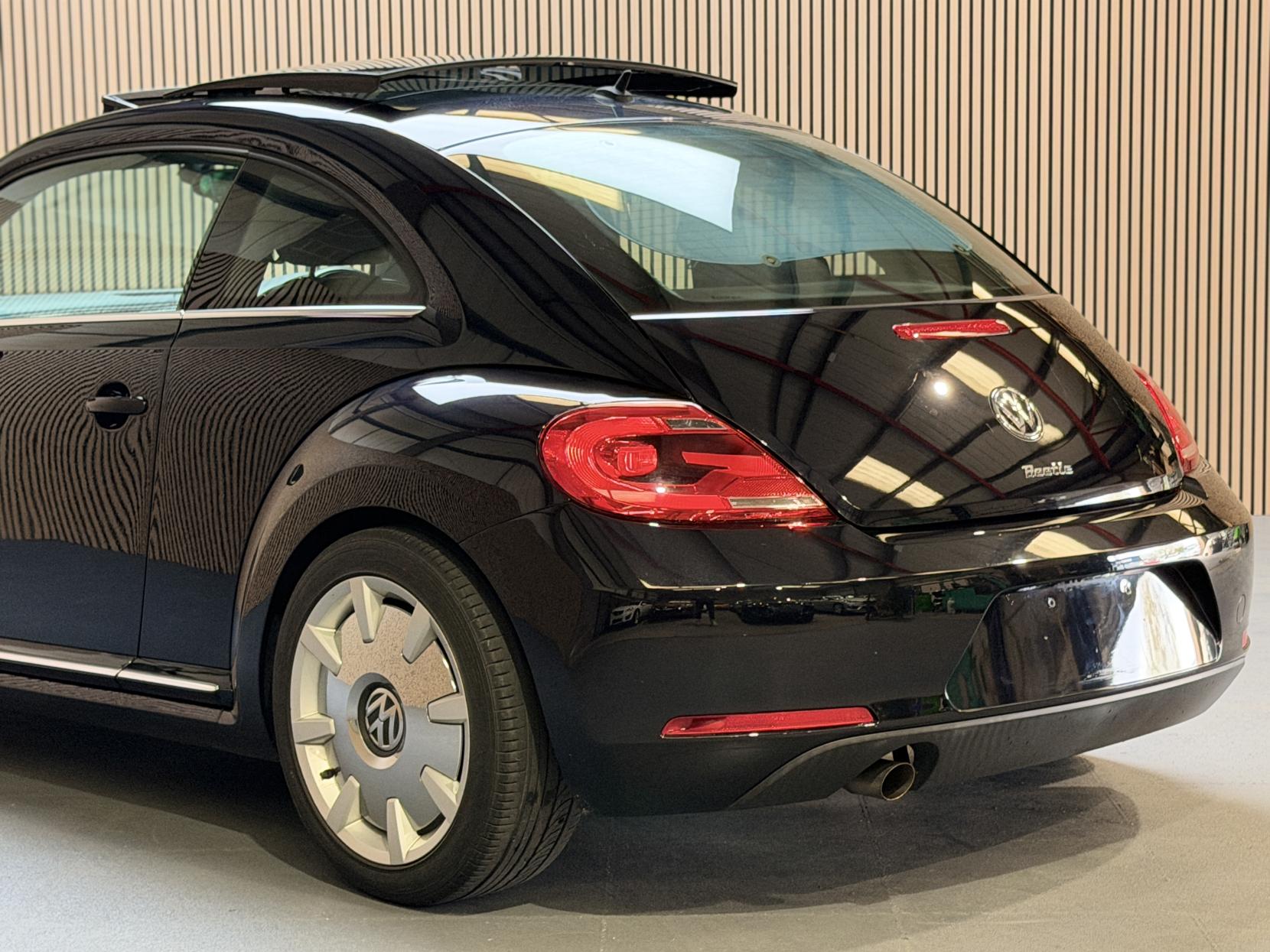 Volkswagen Beetle 1.2 Fender Hatchback (2011 - 2016)