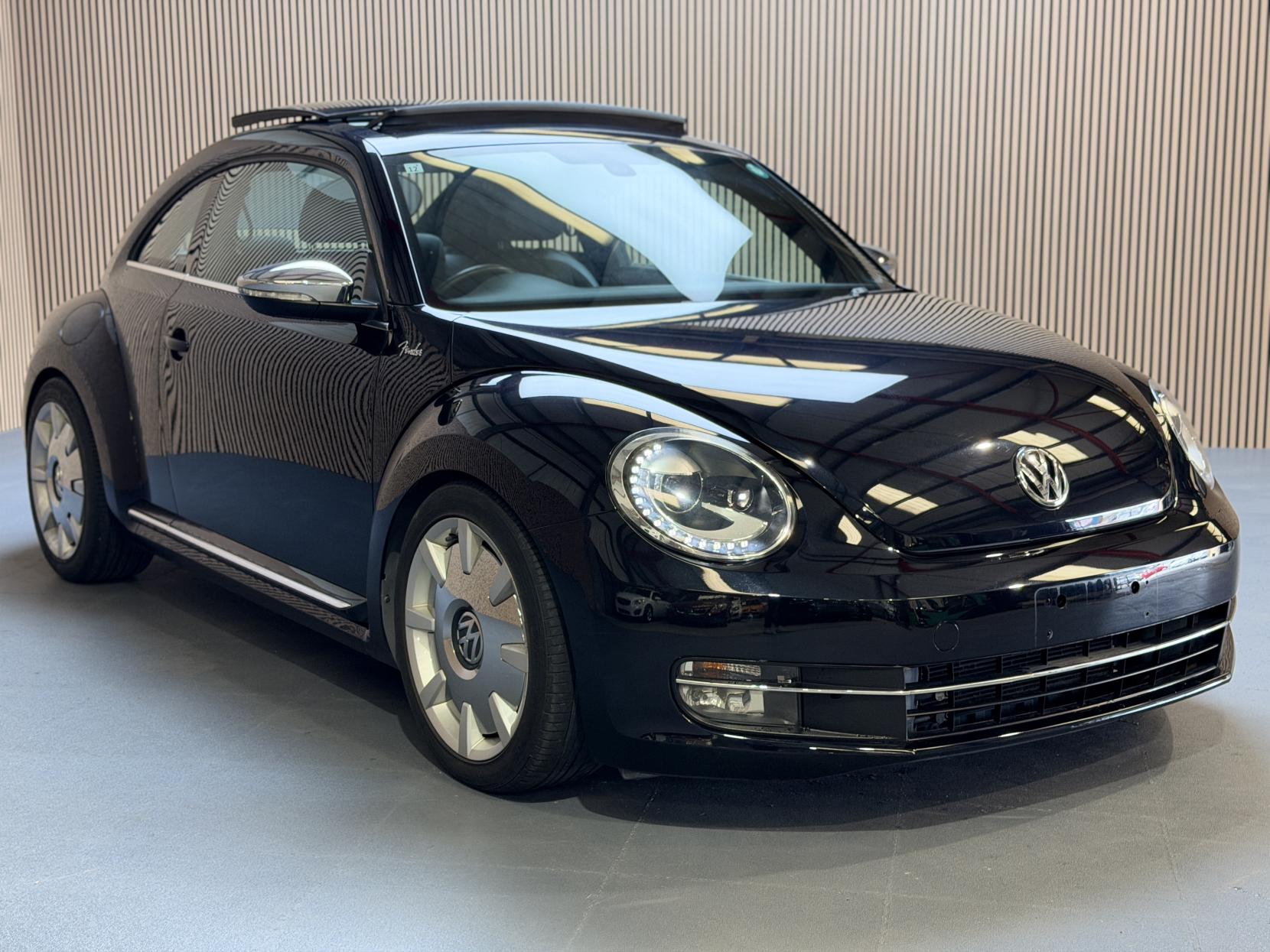 Volkswagen Beetle 1.2 Fender Hatchback (2011 - 2016)