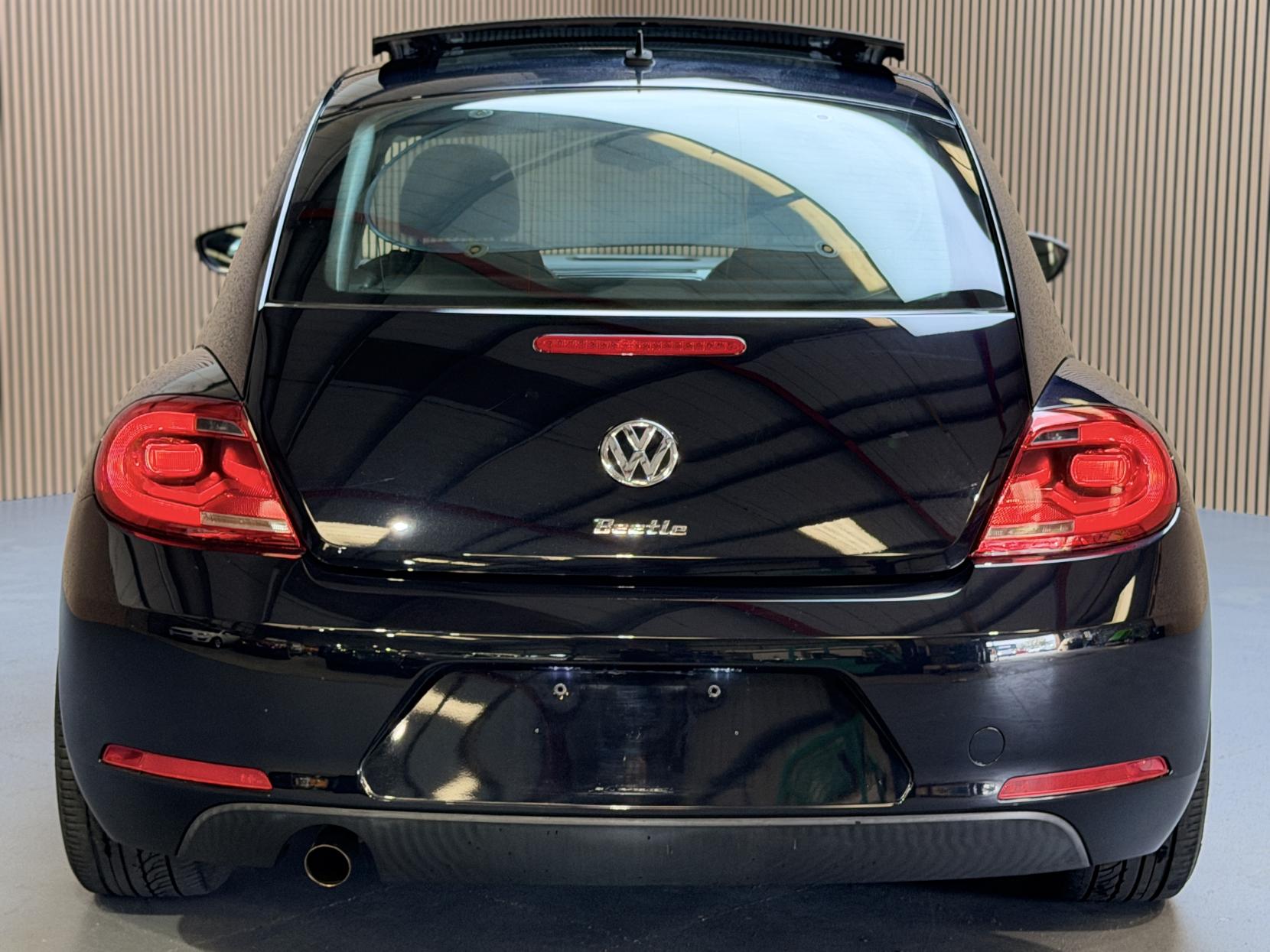 Volkswagen Beetle 1.2 Fender Hatchback (2011 - 2016)