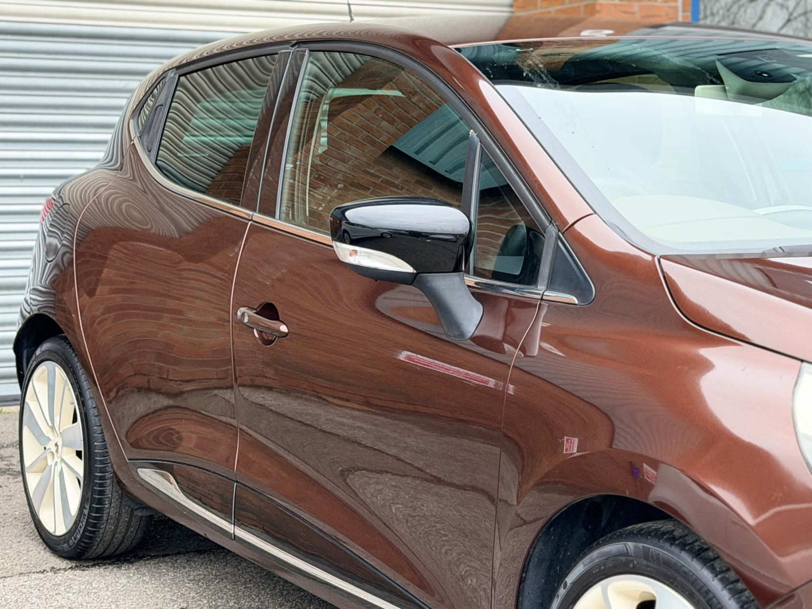 Renault Clio Lutecia Ganache