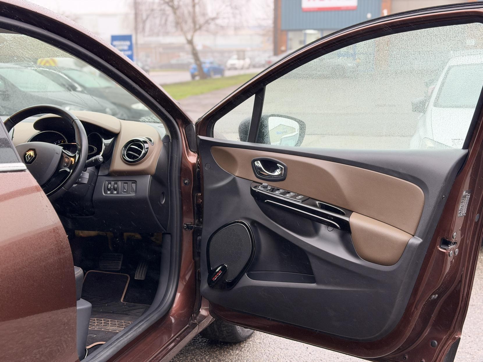 Renault Clio Lutecia Ganache