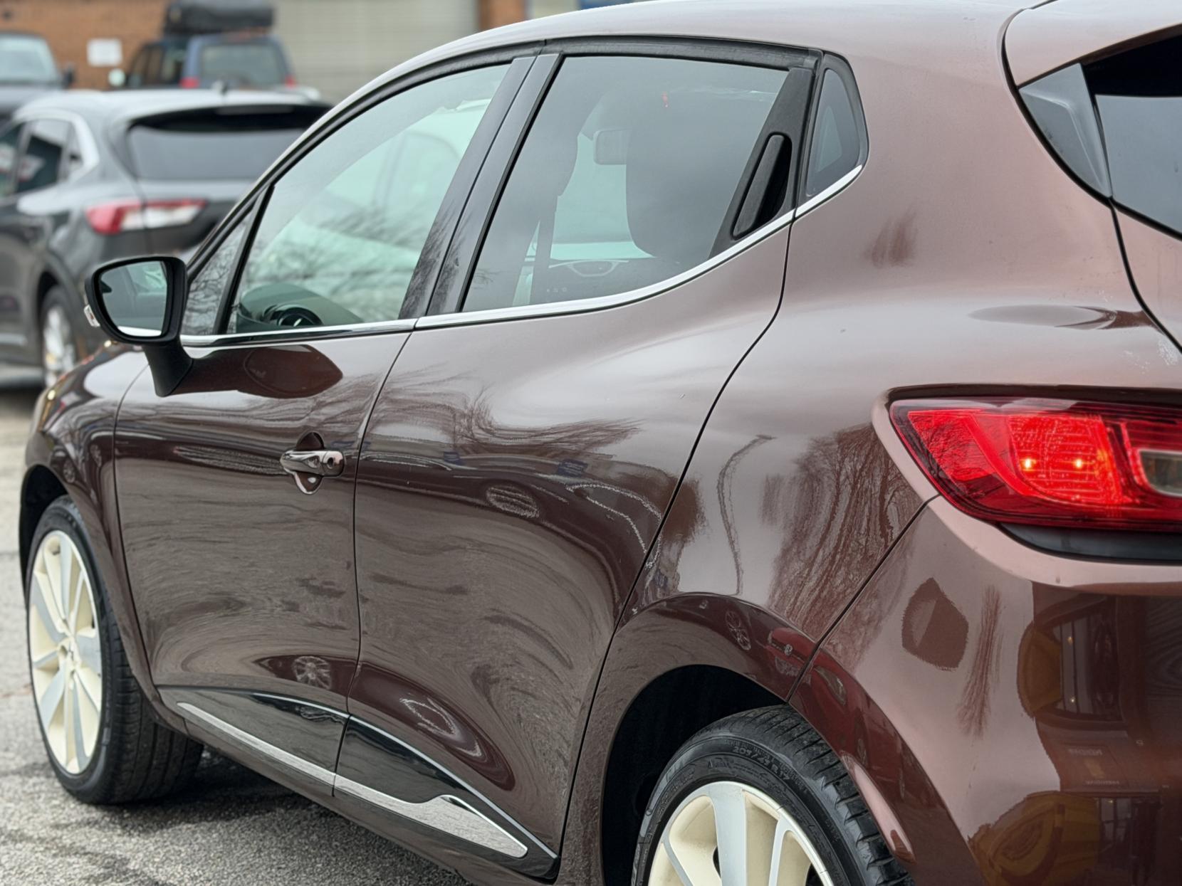 Renault Clio Lutecia Ganache