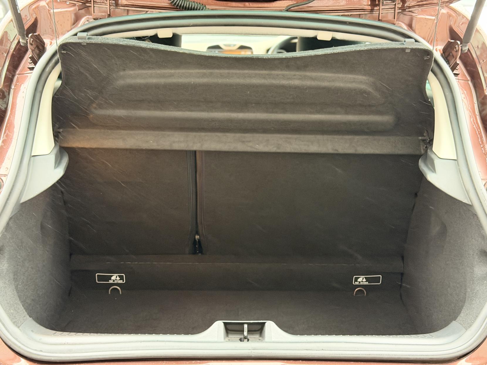 Renault Clio Lutecia Ganache