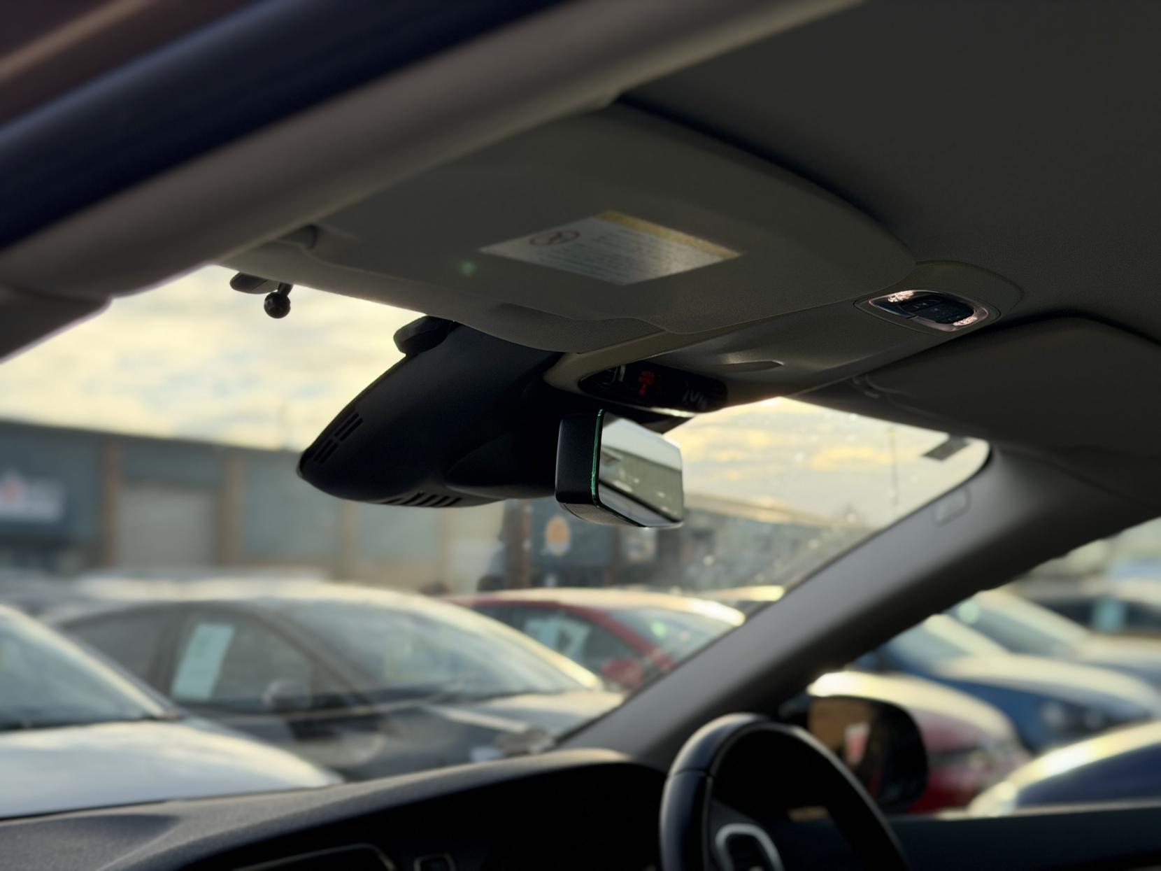 Volvo V40 Cross Country 2.0 T5 Lux Nav Hatchback 5dr Petrol Geartronic AWD Euro 6 (s/s) (245 ps)