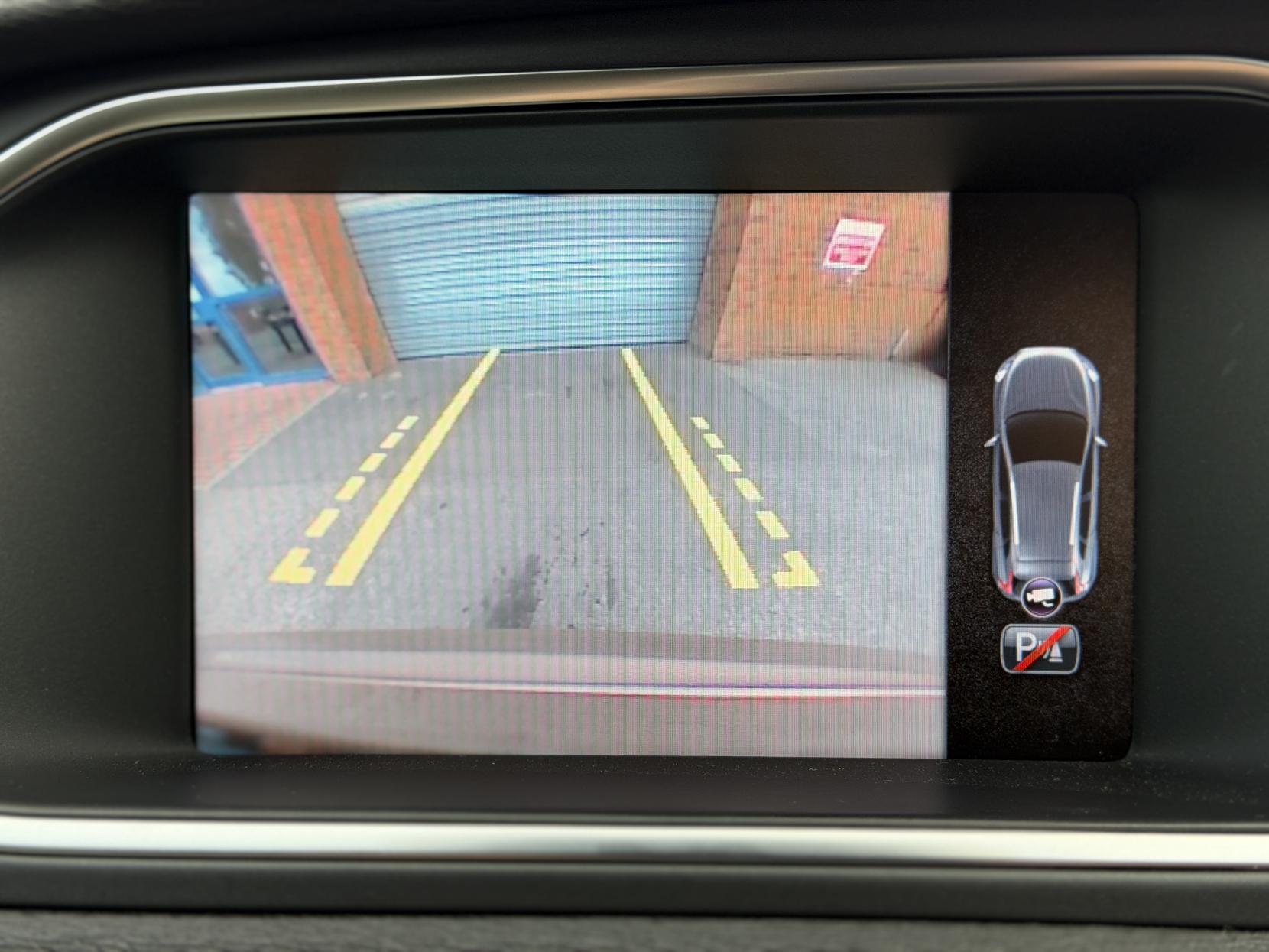 Volvo V40 Cross Country 2.0 T5 Lux Nav Hatchback 5dr Petrol Geartronic AWD Euro 6 (s/s) (245 ps)