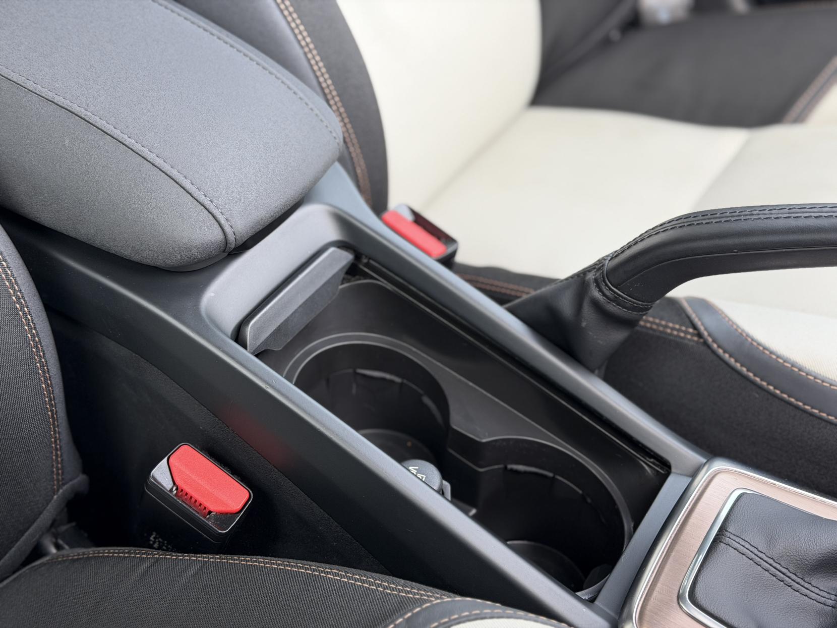 Volvo V40 Cross Country 2.0 T5 Lux Nav Hatchback 5dr Petrol Geartronic AWD Euro 6 (s/s) (245 ps)