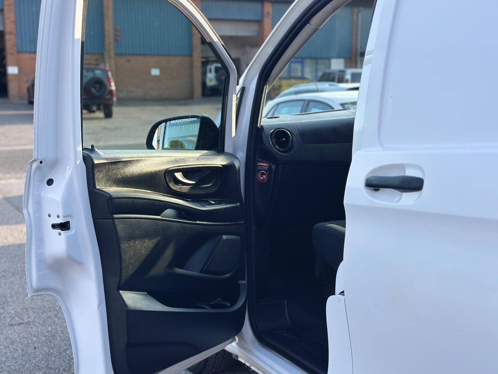 Mercedes-Benz Vito 1.6 109 CDI Panel Van 6dr Diesel Manual FWD L2 Euro 5 (88 ps)