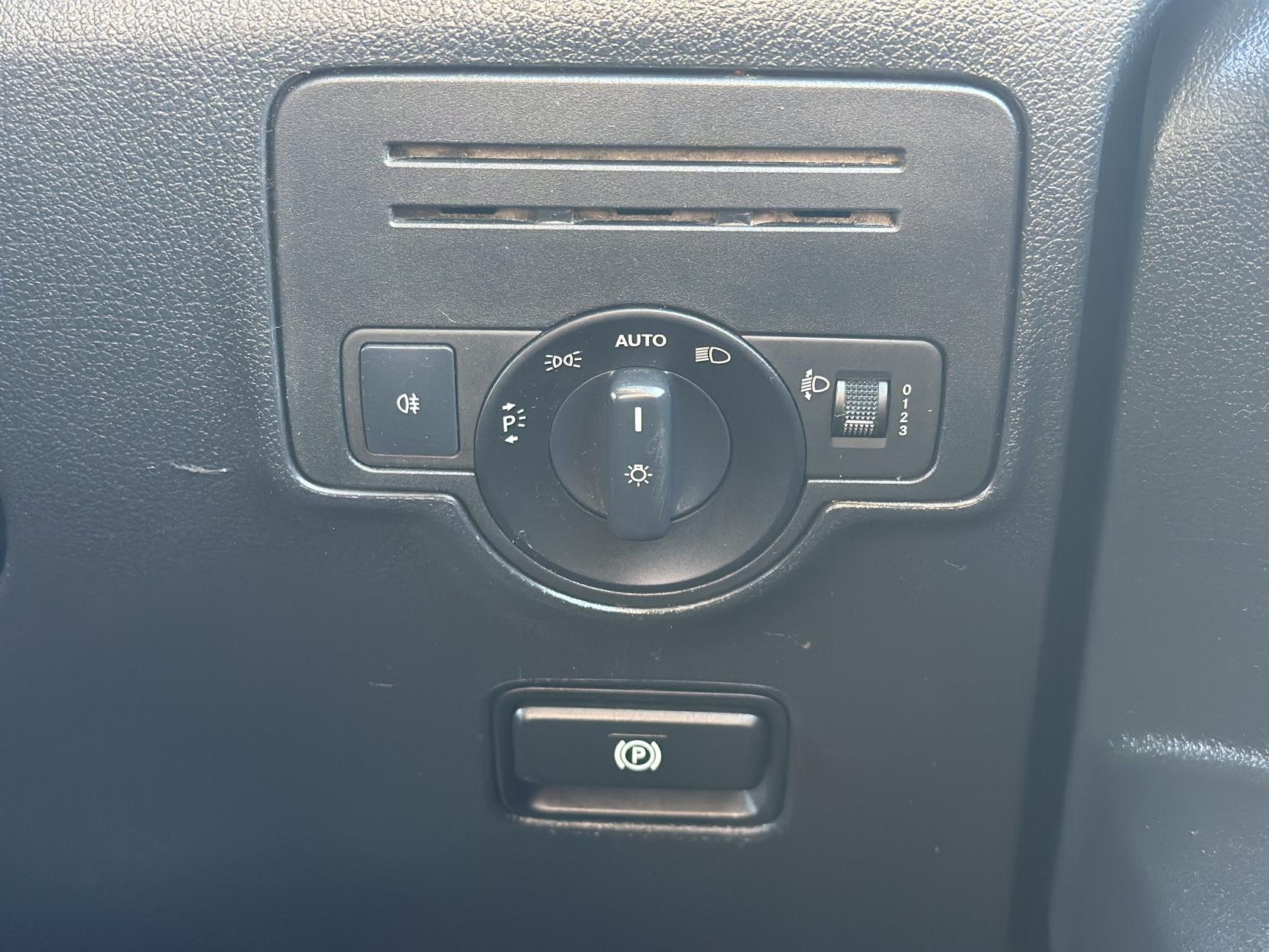 Mercedes-Benz Vito 1.6 109 CDI Panel Van 6dr Diesel Manual FWD L2 Euro 5 (88 ps)