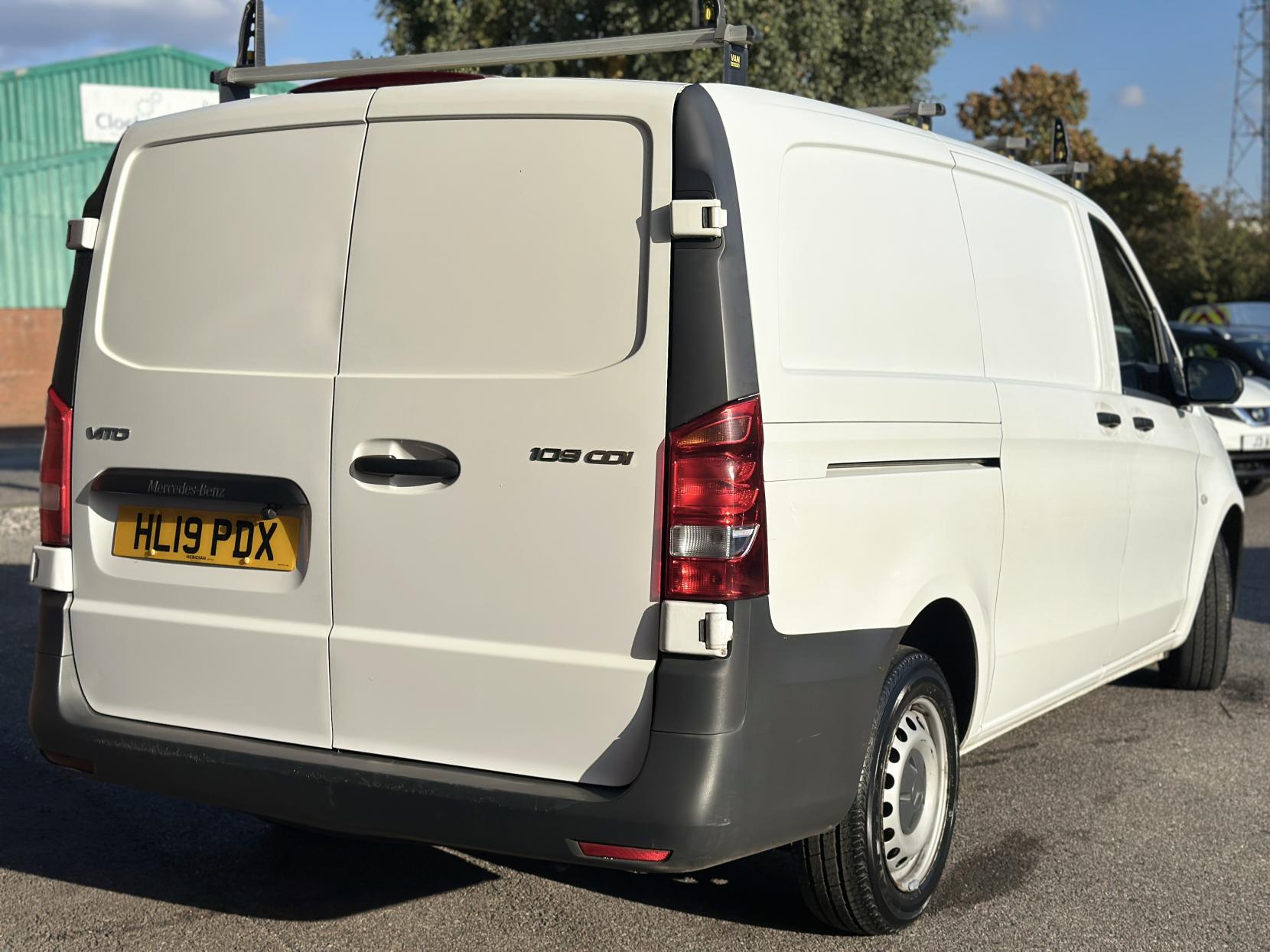 Mercedes-Benz Vito 1.6 109 CDI Panel Van 6dr Diesel Manual FWD L2 Euro 5 (88 ps)