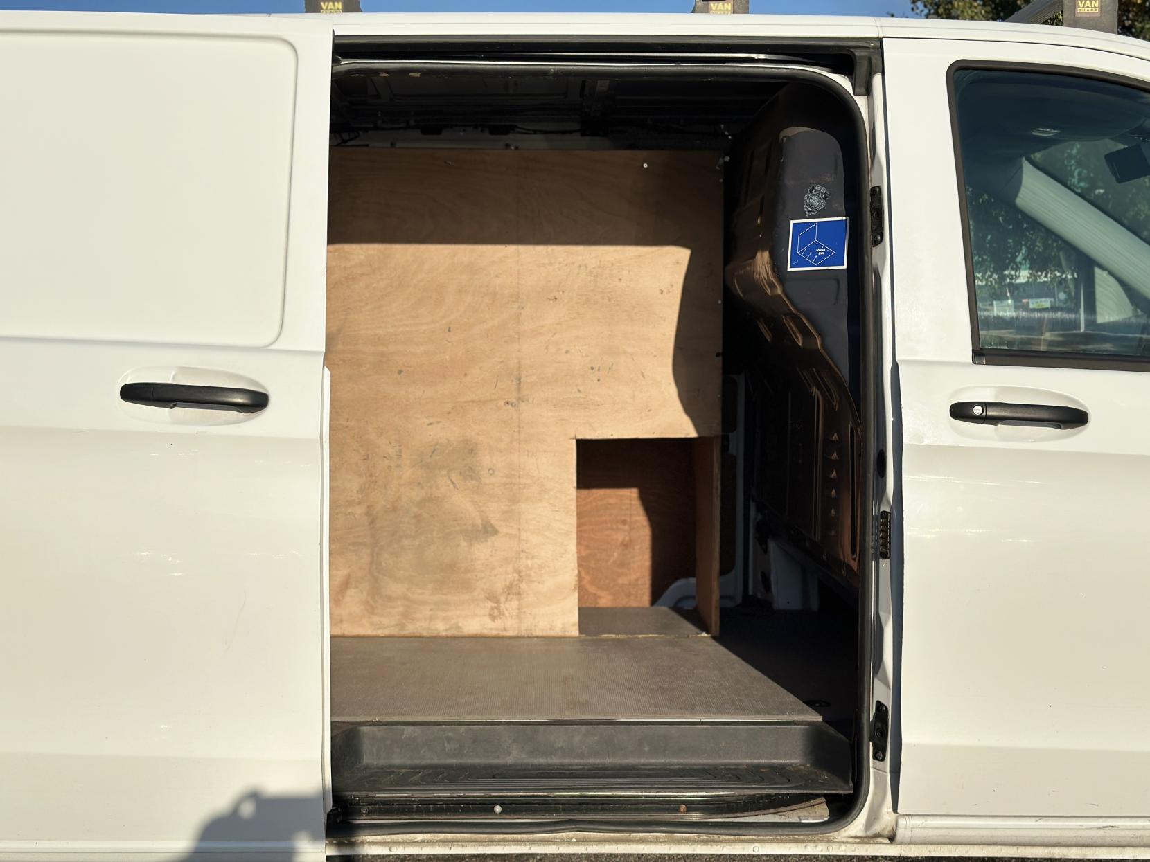 Mercedes-Benz Vito 1.6 109 CDI Panel Van 6dr Diesel Manual FWD L2 Euro 5 (88 ps)