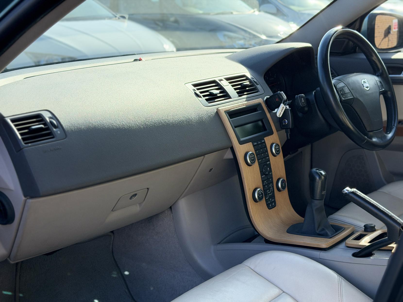 Volvo S40 2.0D GPF SE Lux Saloon 4dr Diesel Manual Euro 4 (136 ps)