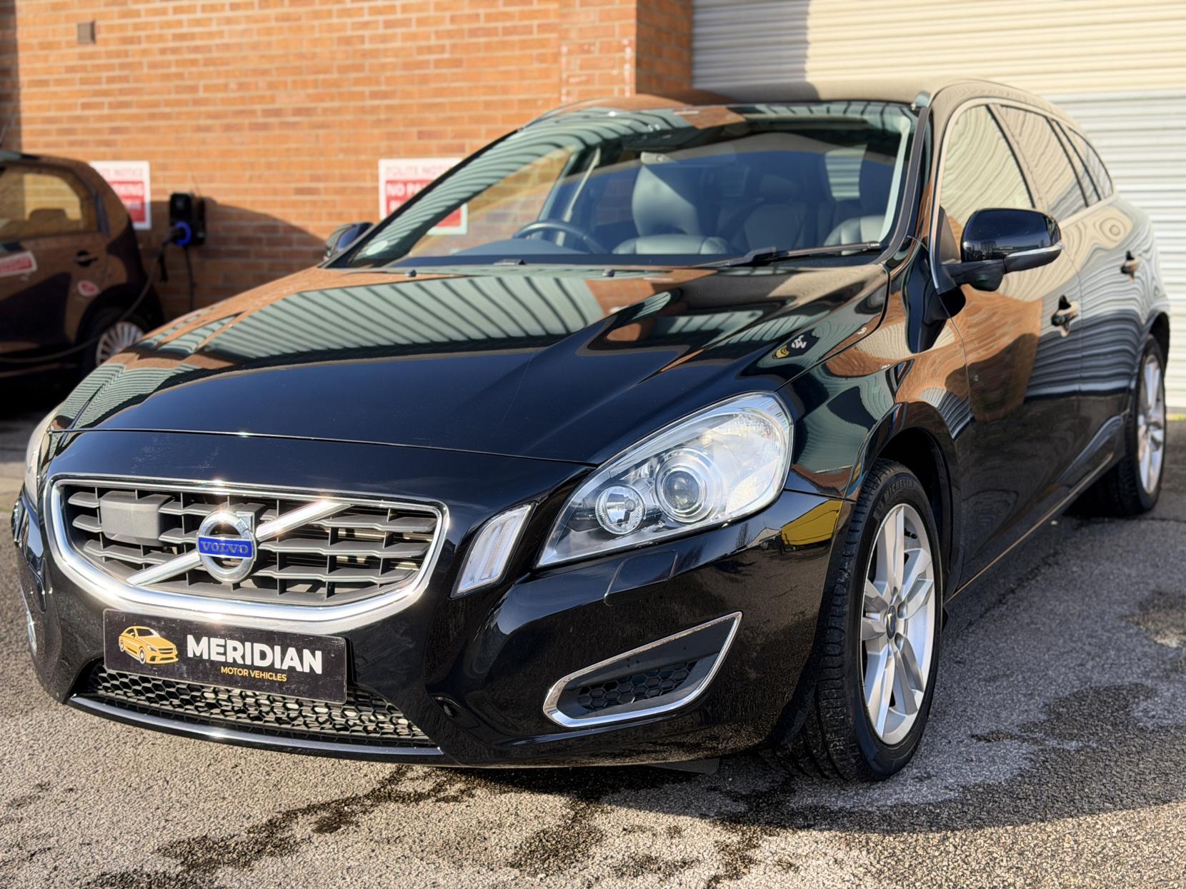 Volvo V60 3.0 T6 SE Premium Saloon 4dr Petrol Geartronic AWD Euro 5 (304 ps)