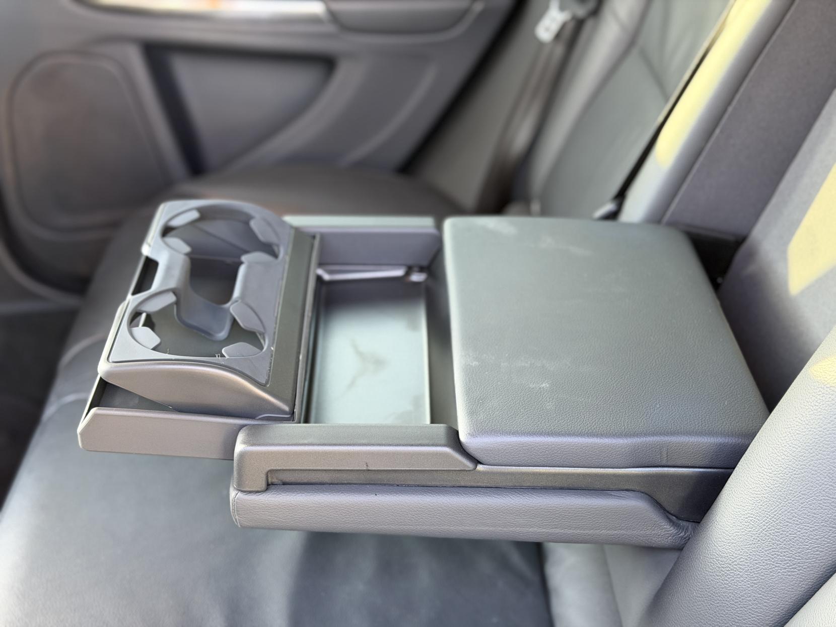 Volvo V60 3.0 T6 SE Premium Saloon 4dr Petrol Geartronic AWD Euro 5 (304 ps)