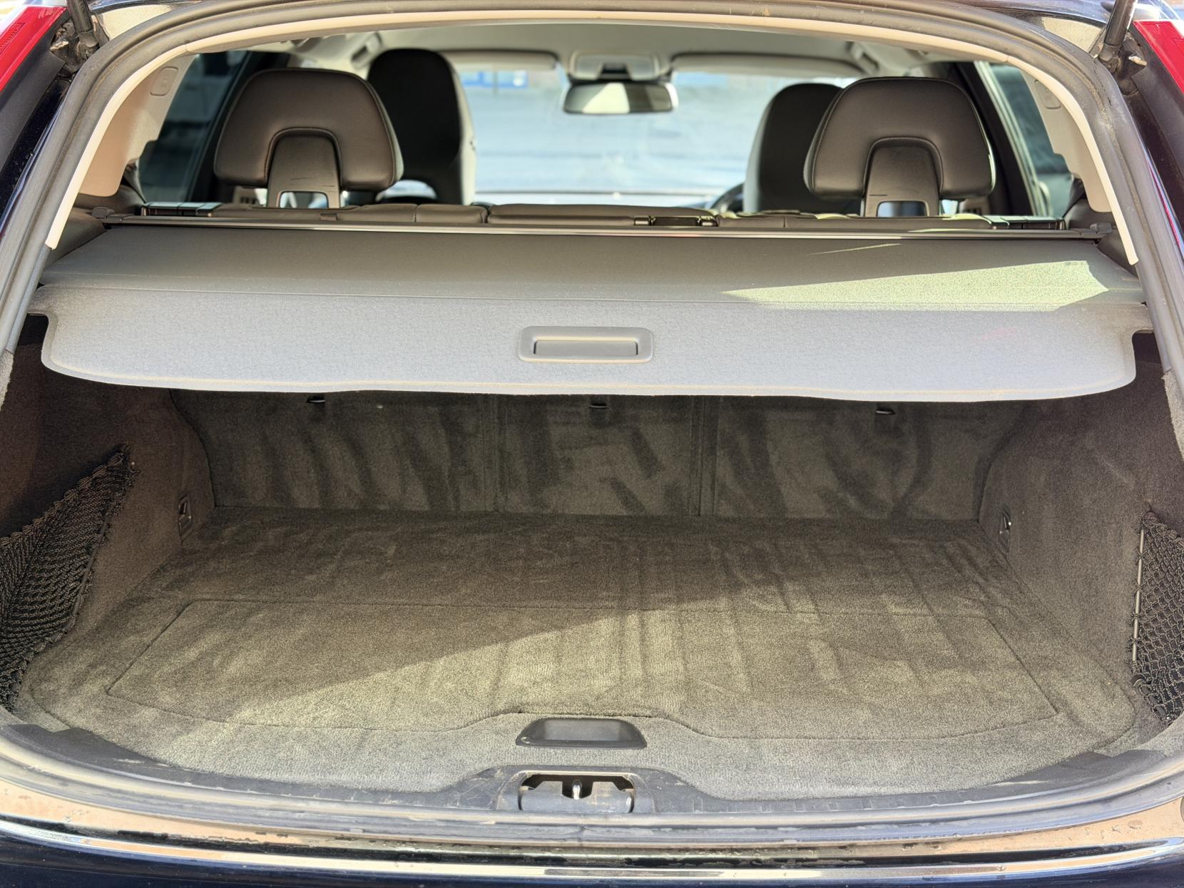 Volvo V60 3.0 T6 SE Premium Saloon 4dr Petrol Geartronic AWD Euro 5 (304 ps)