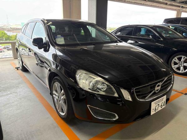 Volvo V60 3.0 T6 SE Premium Saloon 4dr Petrol Geartronic AWD Euro 5 (304 ps)