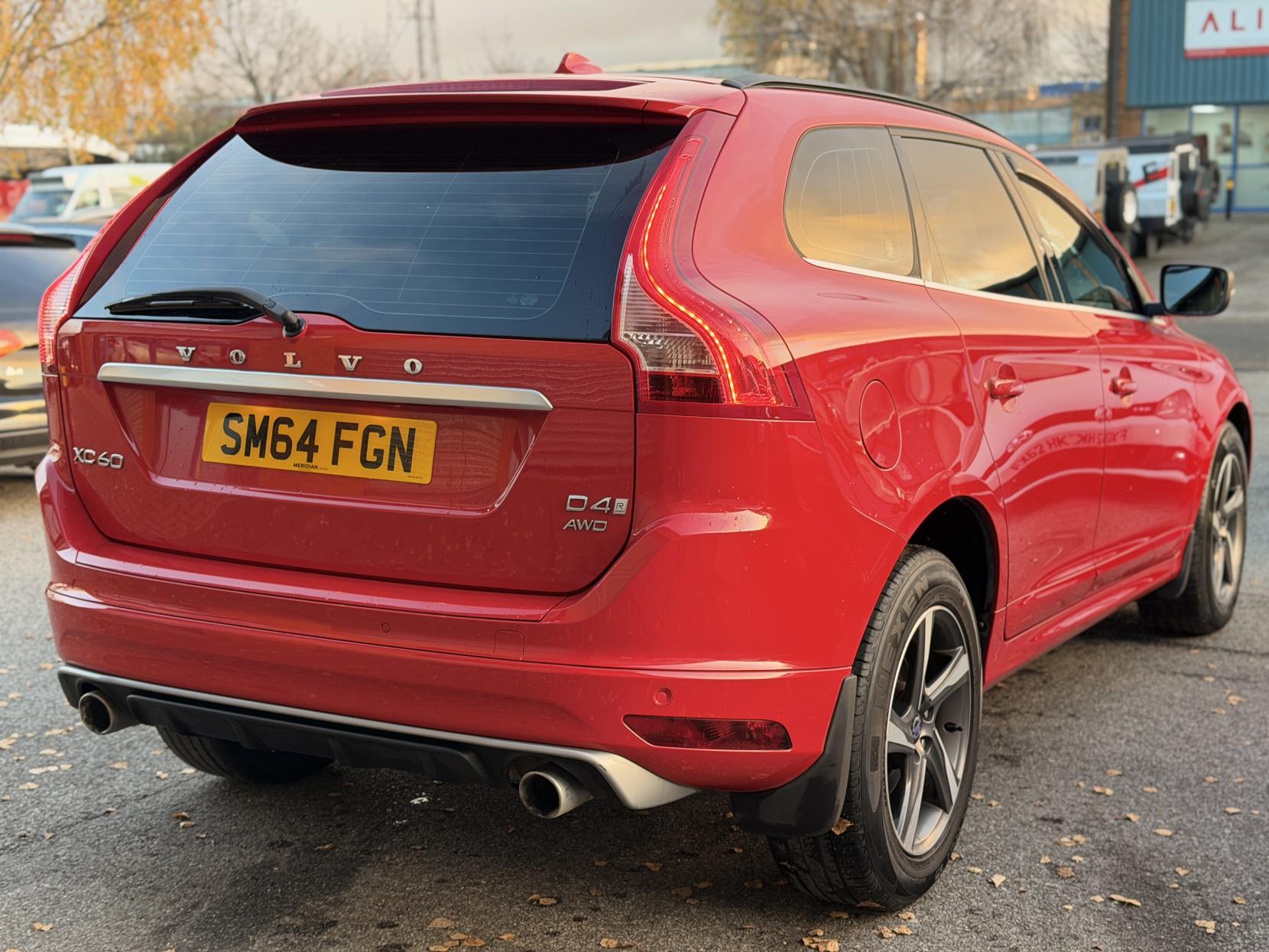 Volvo XC60 2.4 D4 R-Design SUV 5dr Diesel Geartronic AWD Euro 5 (181 ps)