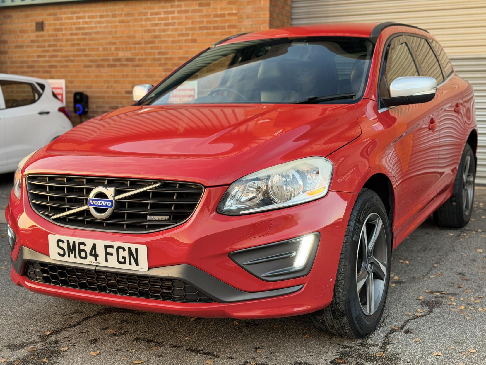 Volvo XC60 2.4 D4 R-Design SUV 5dr Diesel Geartronic AWD Euro 5 (181 ps)