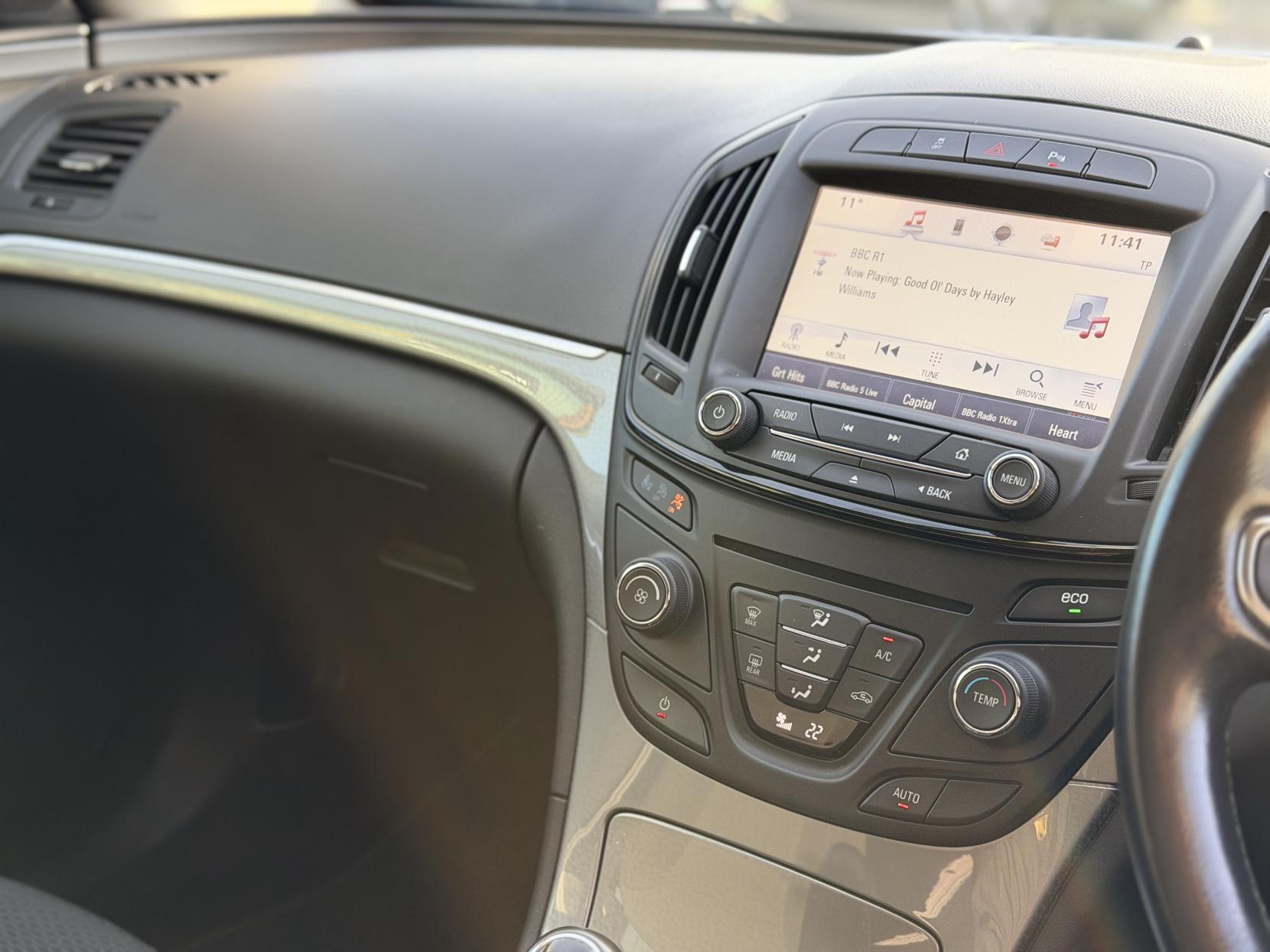 Vauxhall Insignia 2.0 CDTi ecoFLEX Design Nav Sports Tourer 5dr Diesel Manual Euro 6 (s/s) (170 ps)