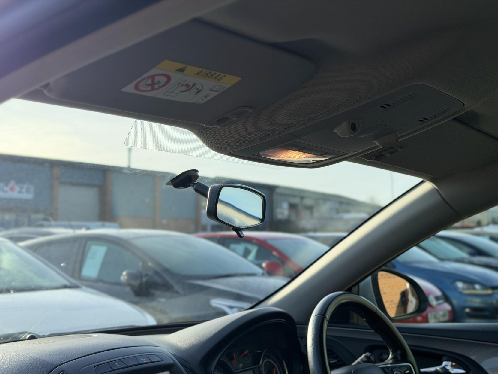 Vauxhall Insignia 2.0 CDTi ecoFLEX Design Nav Sports Tourer 5dr Diesel Manual Euro 6 (s/s) (170 ps)