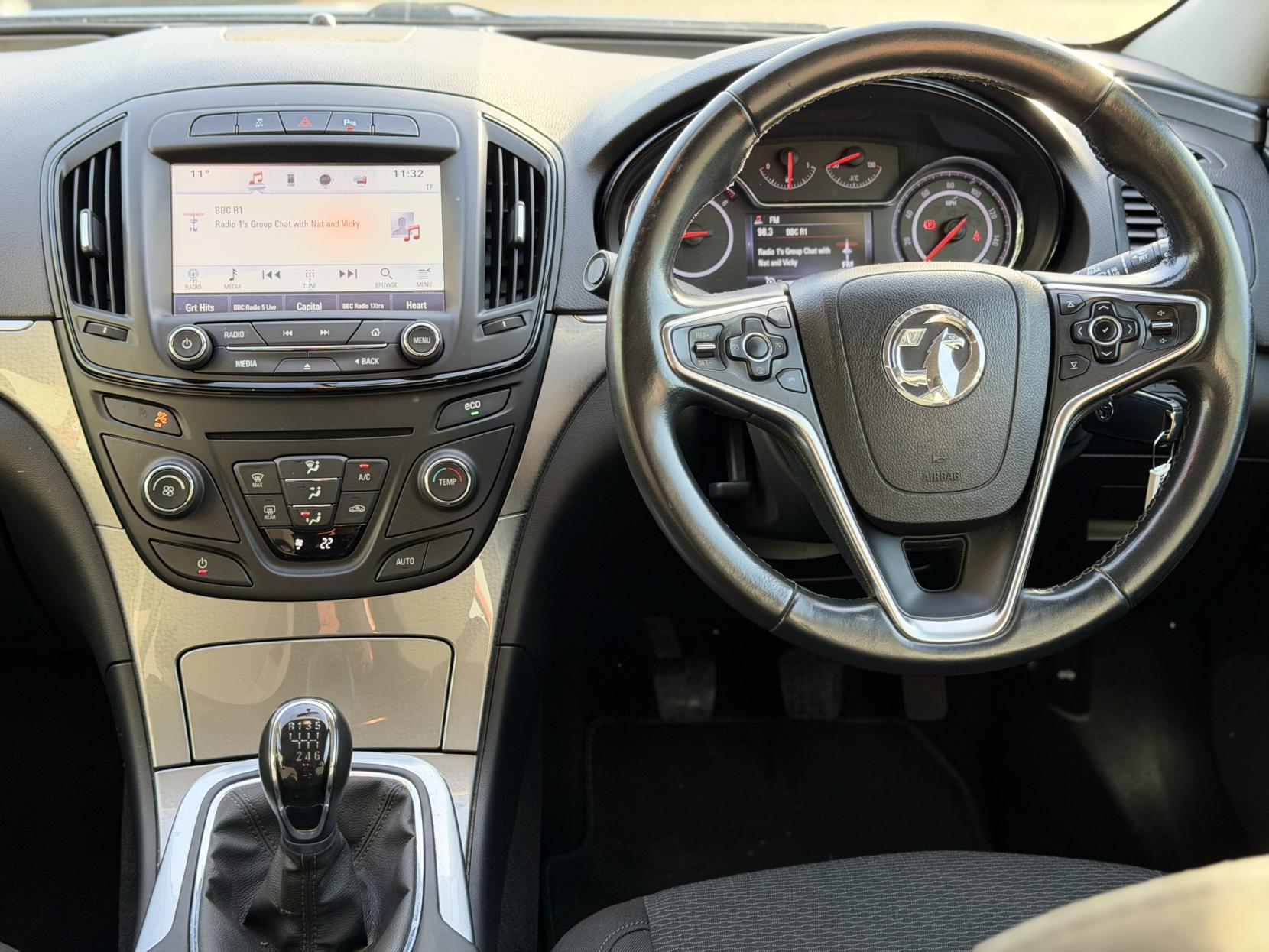 Vauxhall Insignia 2.0 CDTi ecoFLEX Design Nav Sports Tourer 5dr Diesel Manual Euro 6 (s/s) (170 ps)