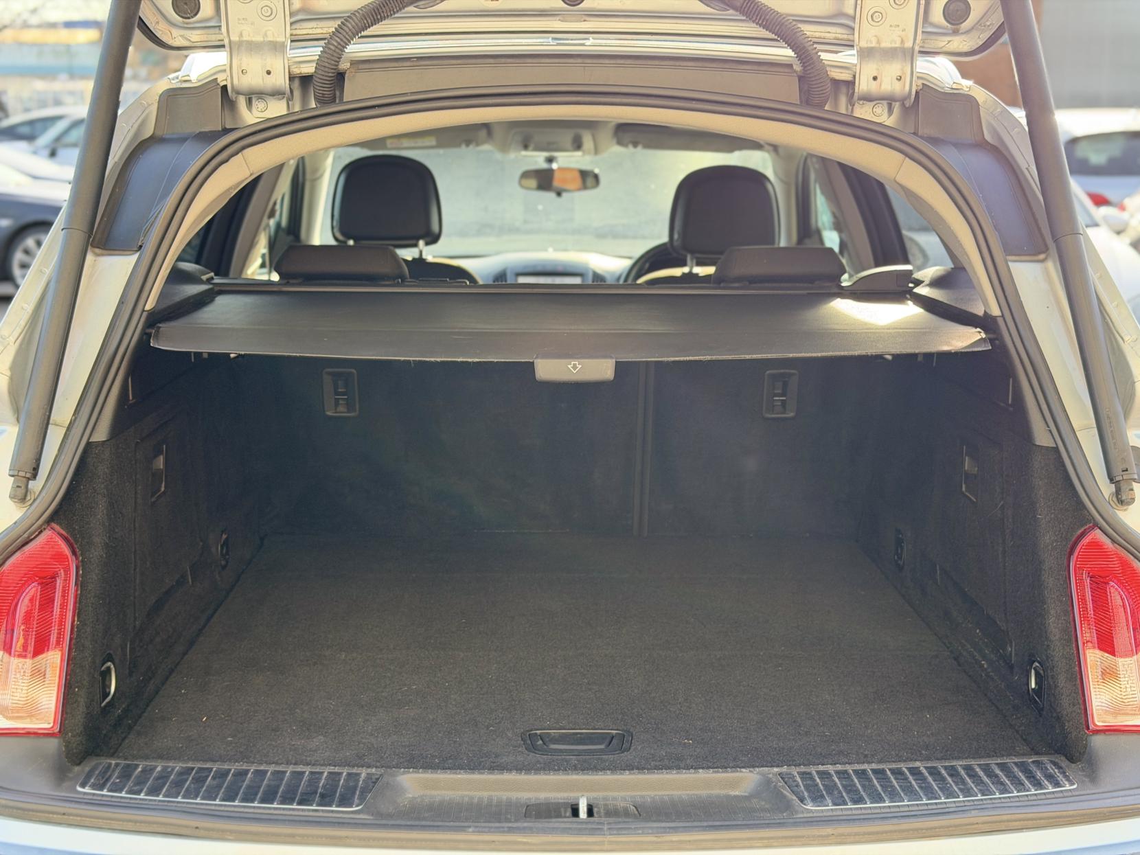 Vauxhall Insignia 2.0 CDTi ecoFLEX Design Nav Sports Tourer 5dr Diesel Manual Euro 6 (s/s) (170 ps)