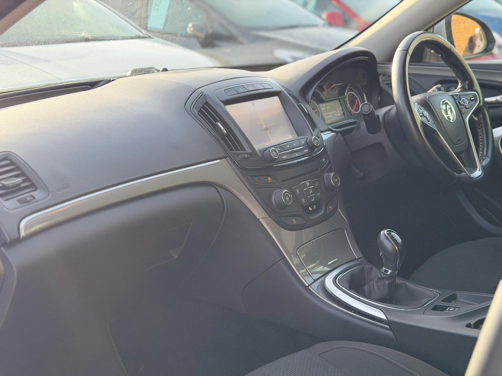 Vauxhall Insignia 2.0 CDTi ecoFLEX Design Nav Sports Tourer 5dr Diesel Manual Euro 6 (s/s) (170 ps)