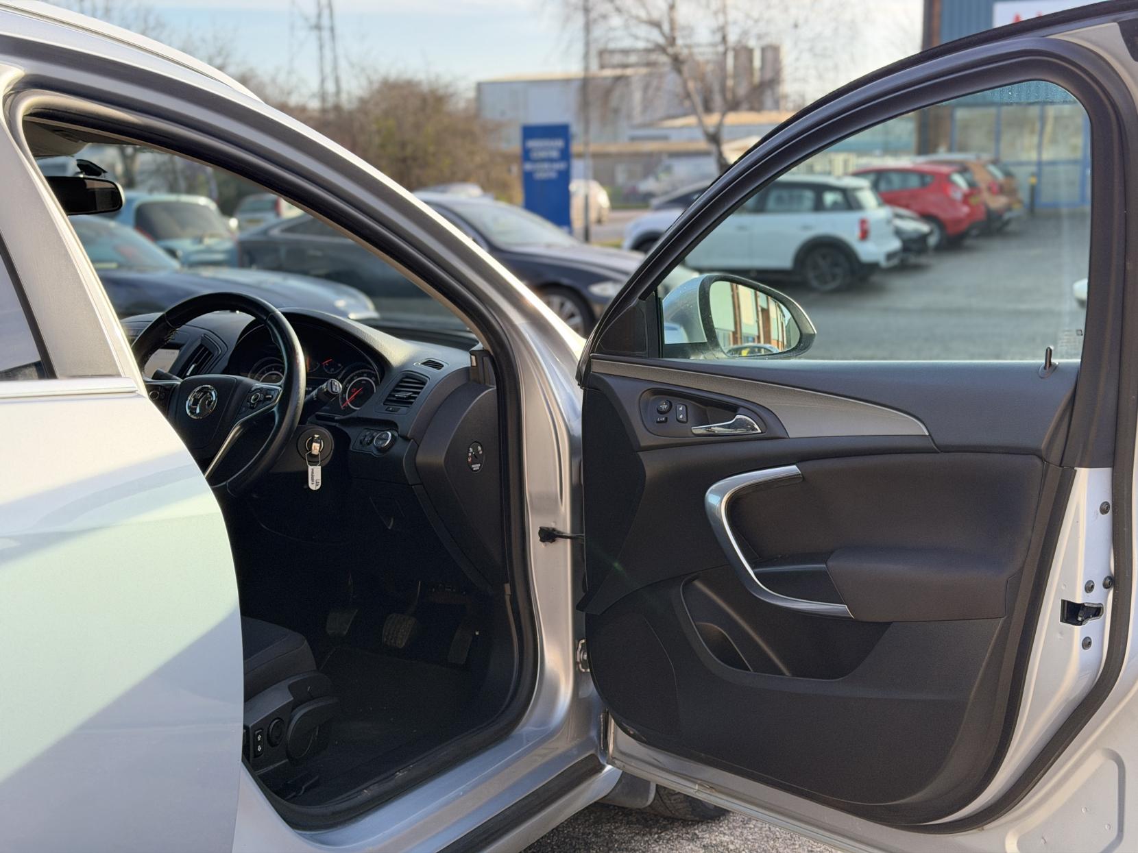 Vauxhall Insignia 2.0 CDTi ecoFLEX Design Nav Sports Tourer 5dr Diesel Manual Euro 6 (s/s) (170 ps)