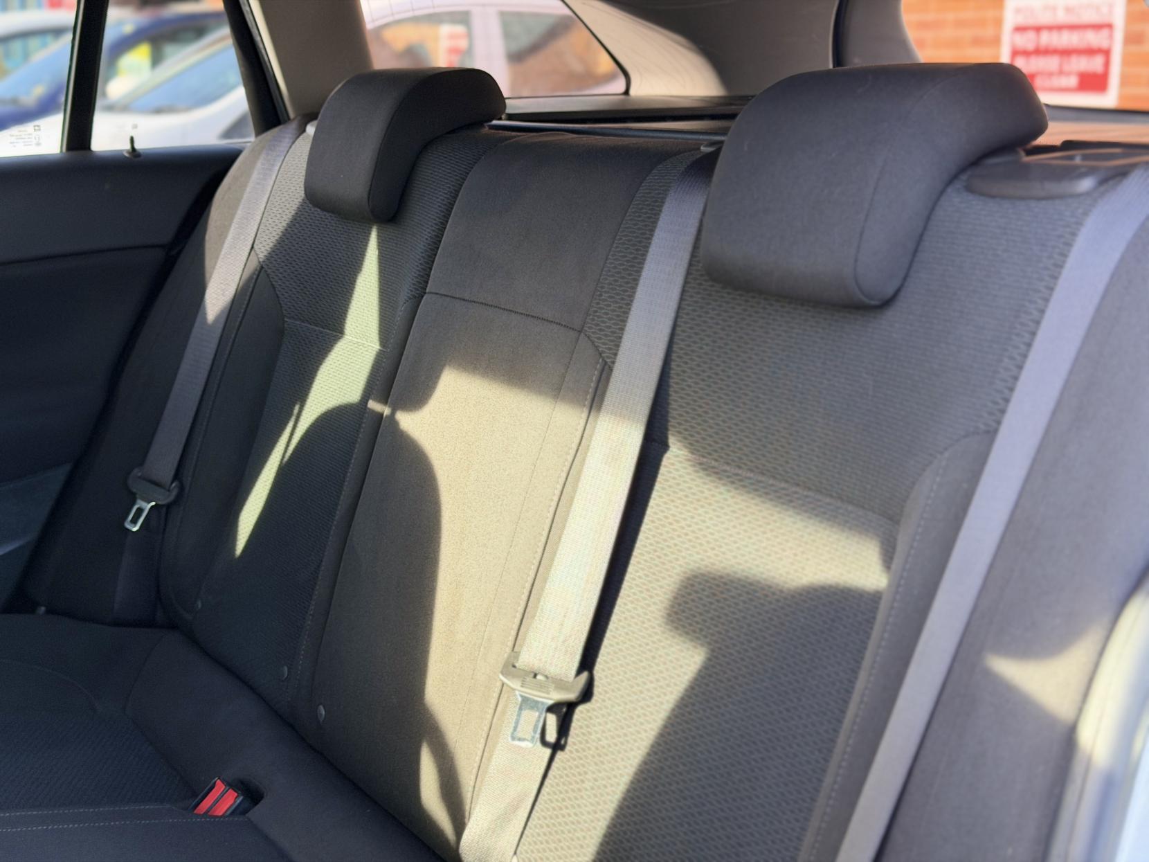 Vauxhall Insignia 2.0 CDTi ecoFLEX Design Nav Sports Tourer 5dr Diesel Manual Euro 6 (s/s) (170 ps)