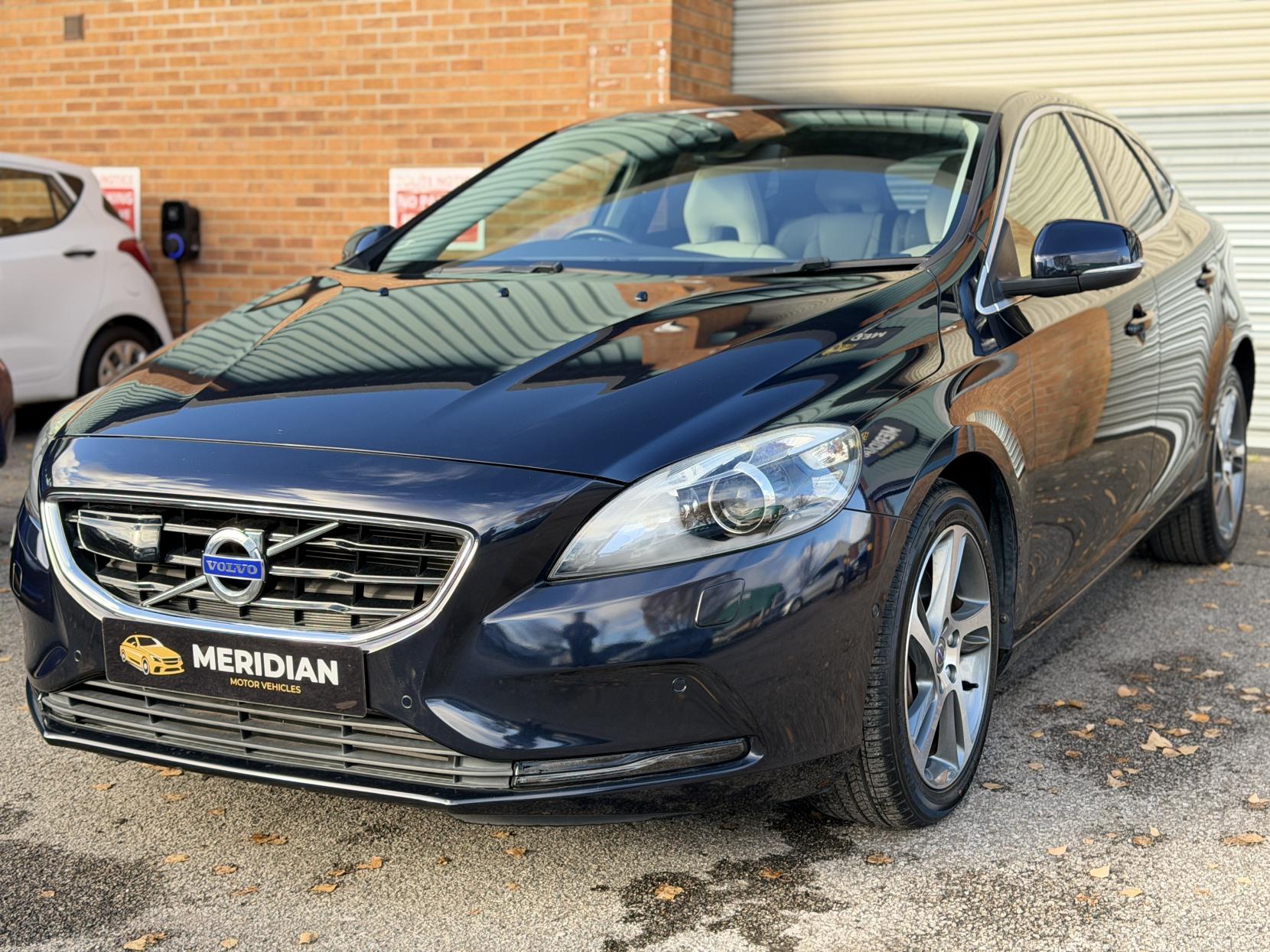 Volvo V40 2.0 D4 SE Lux Nav Hatchback 5dr Diesel Geartronic Euro 6 (s/s) (190 ps)