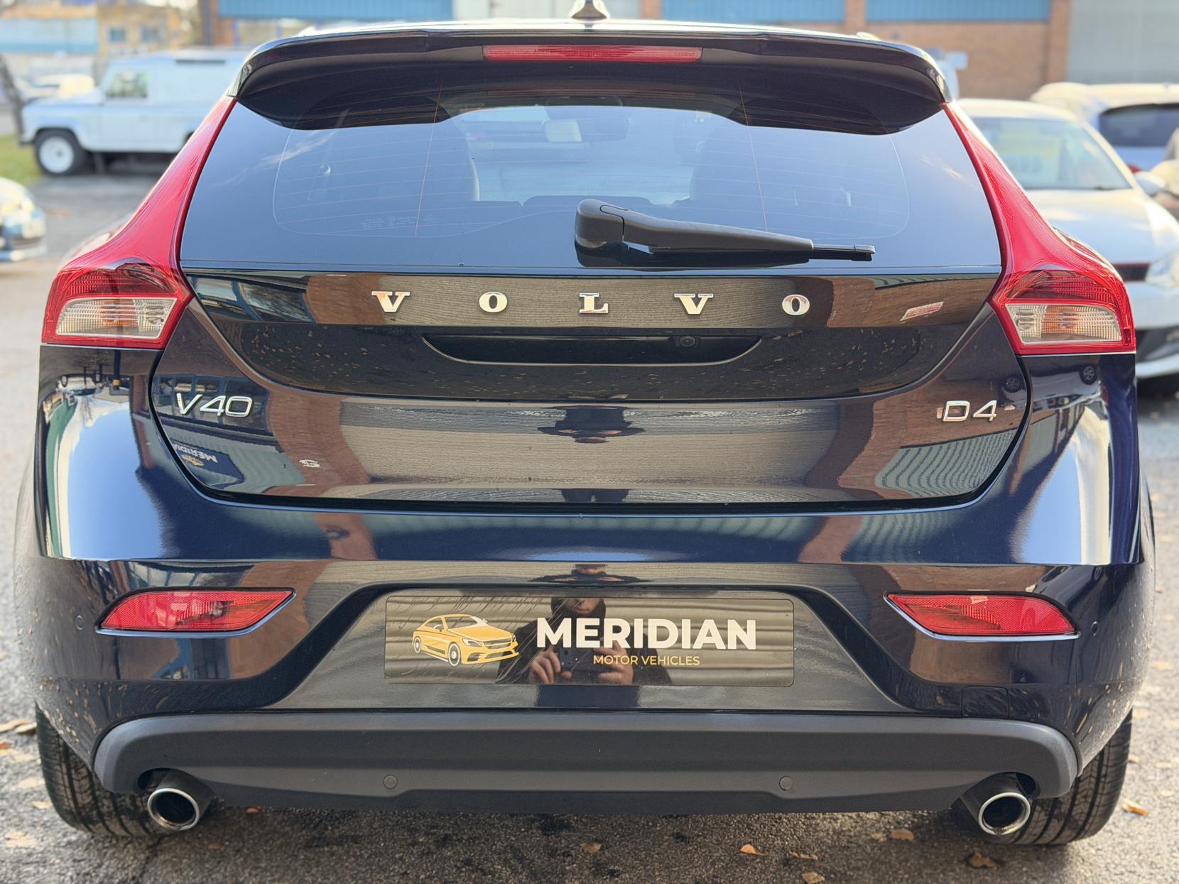 Volvo V40 2.0 D4 SE Lux Nav Hatchback 5dr Diesel Geartronic Euro 6 (s/s) (190 ps)