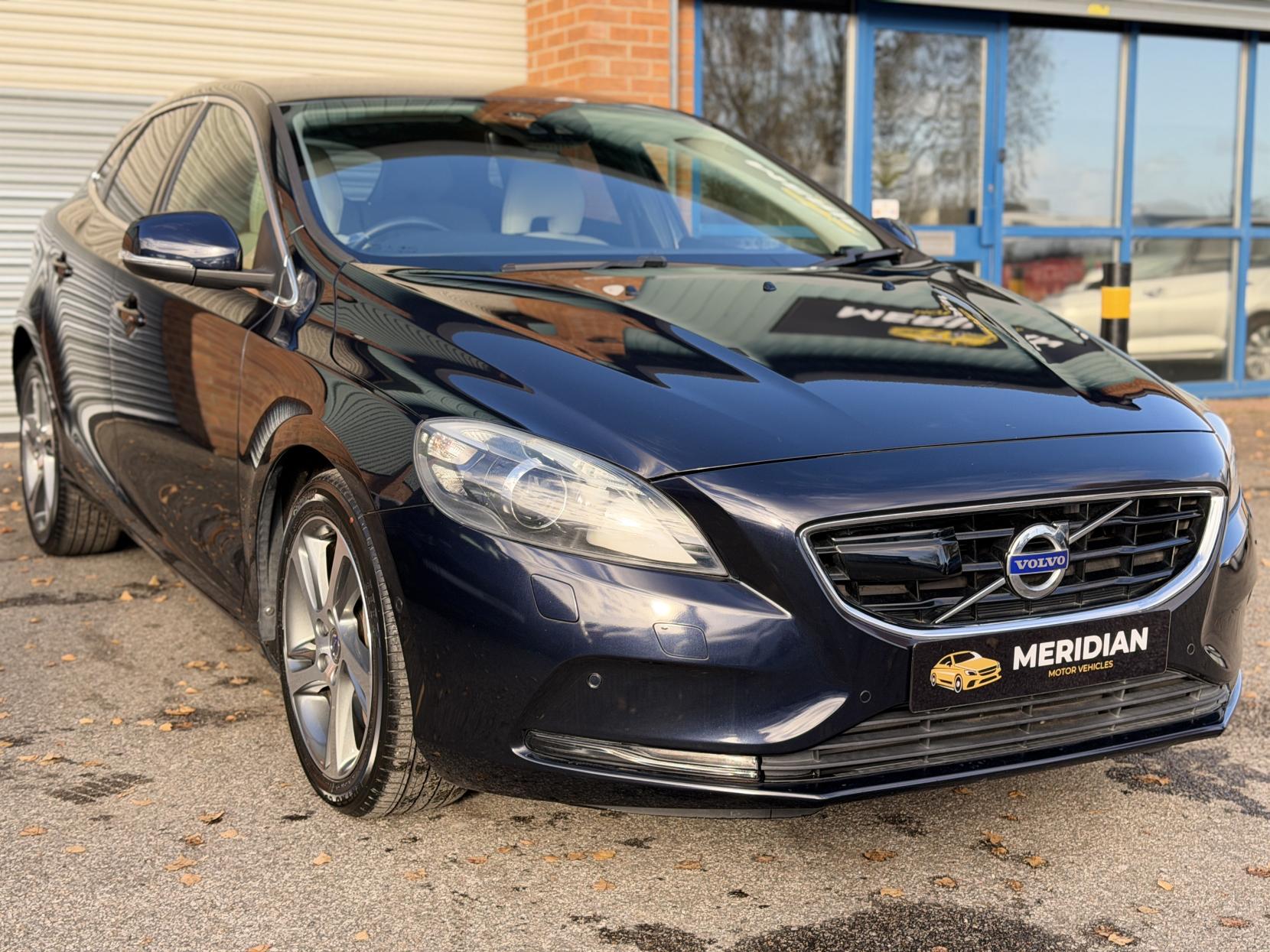 Volvo V40 2.0 D4 SE Lux Nav Hatchback 5dr Diesel Geartronic Euro 6 (s/s) (190 ps)