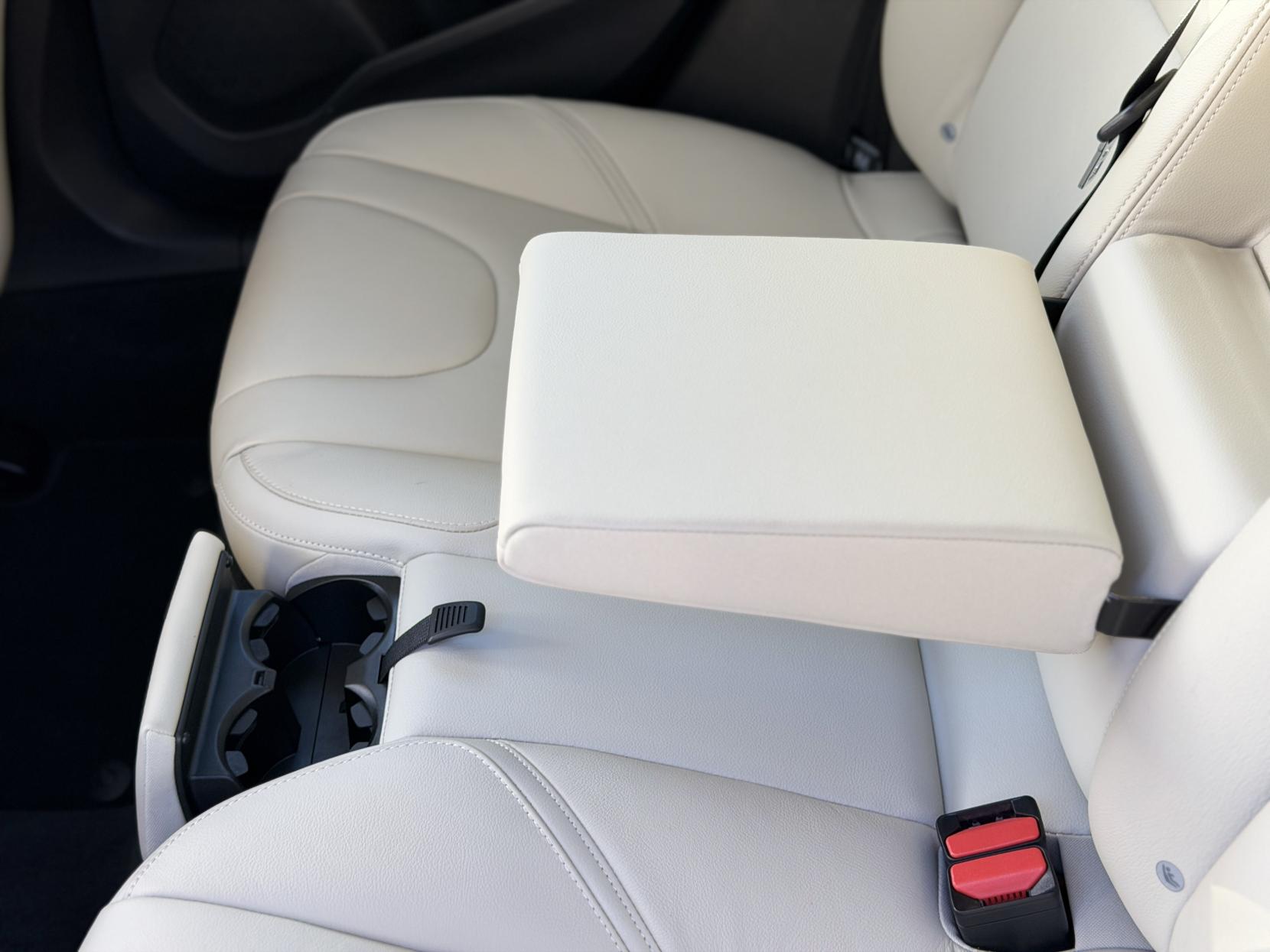 Volvo V40 2.0 D4 SE Lux Nav Hatchback 5dr Diesel Geartronic Euro 6 (s/s) (190 ps)