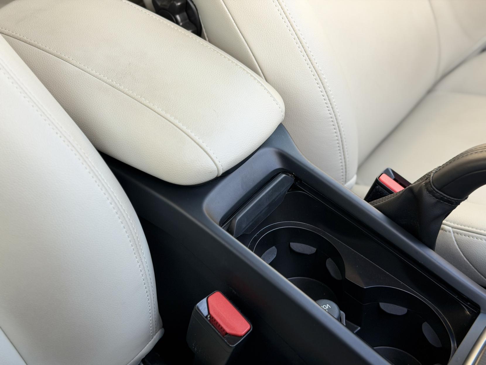 Volvo V40 2.0 D4 SE Lux Nav Hatchback 5dr Diesel Geartronic Euro 6 (s/s) (190 ps)