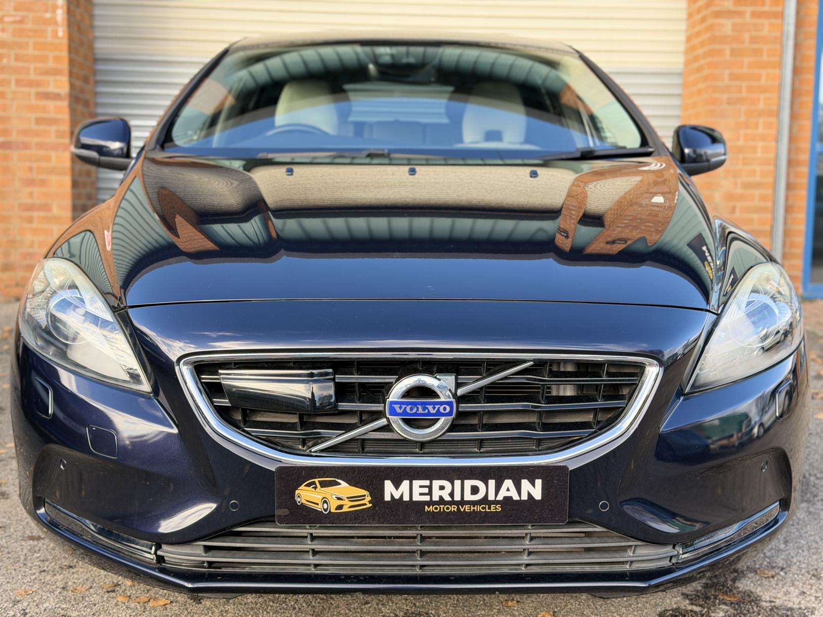Volvo V40 2.0 D4 SE Lux Nav Hatchback 5dr Diesel Geartronic Euro 6 (s/s) (190 ps)