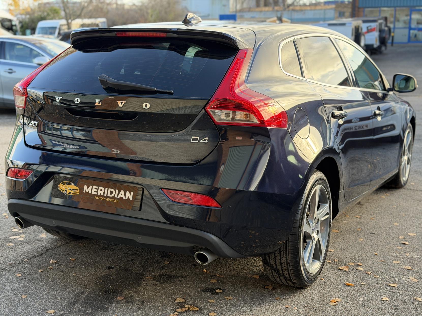 Volvo V40 2.0 D4 SE Lux Nav Hatchback 5dr Diesel Geartronic Euro 6 (s/s) (190 ps)