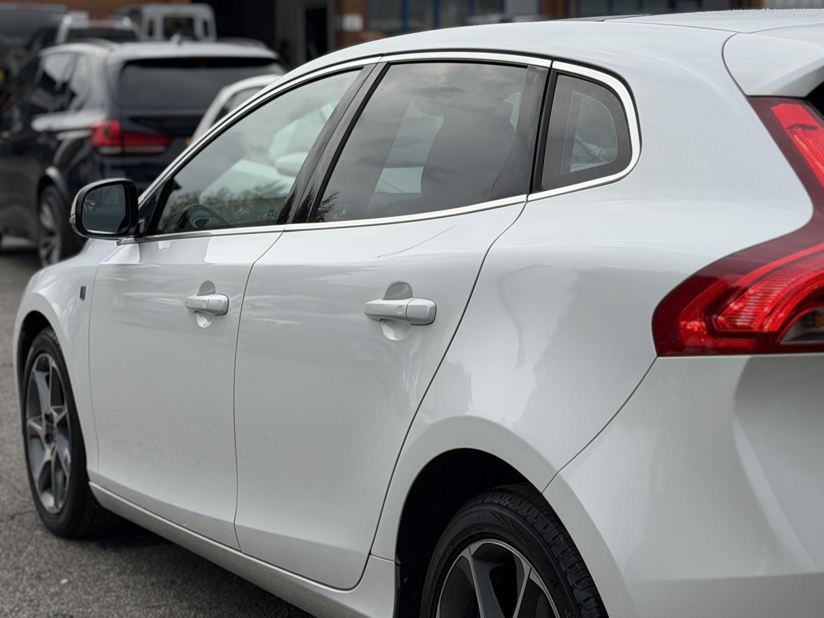 Volvo V40 1.6 T4 SE LUX NAV OCEAN RACE EDITON 