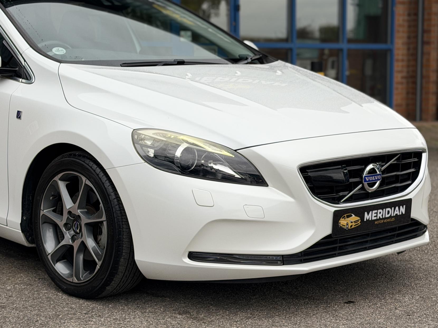 Volvo V40 1.6 T4 SE LUX NAV OCEAN RACE EDITON 