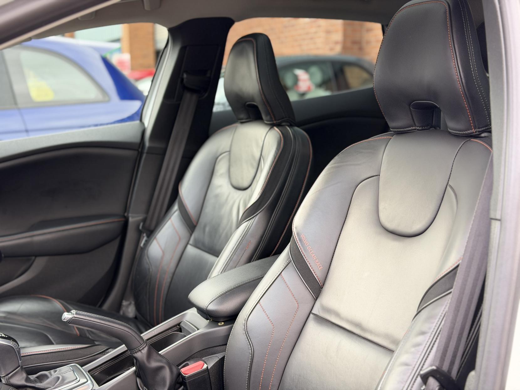 Volvo V40 1.6 T4 SE LUX NAV OCEAN RACE EDITON 