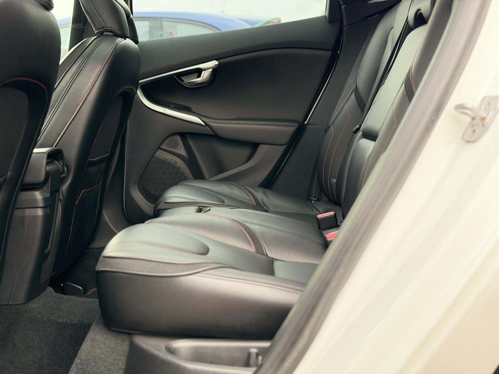 Volvo V40 1.6 T4 SE LUX NAV OCEAN RACE EDITON 