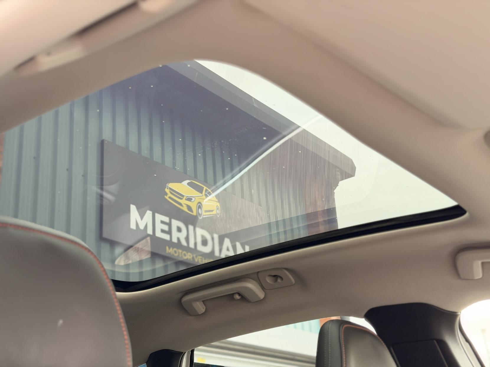 Volvo V40 1.6 T4 SE LUX NAV OCEAN RACE EDITON 