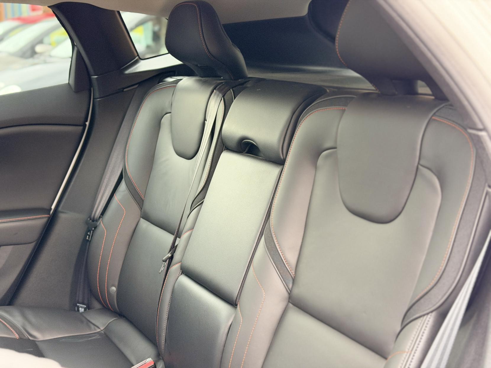 Volvo V40 1.6 T4 SE LUX NAV OCEAN RACE EDITON 