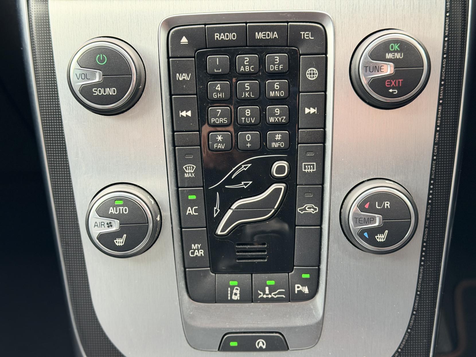 Volvo V40 1.6 T4 SE LUX NAV OCEAN RACE EDITON 