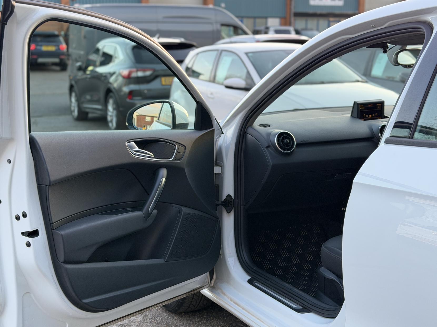 Audi A1 1.4 TFSI Attraction Hatchback 5dr Petrol S Tronic Euro 5 (s/s) (122 ps)