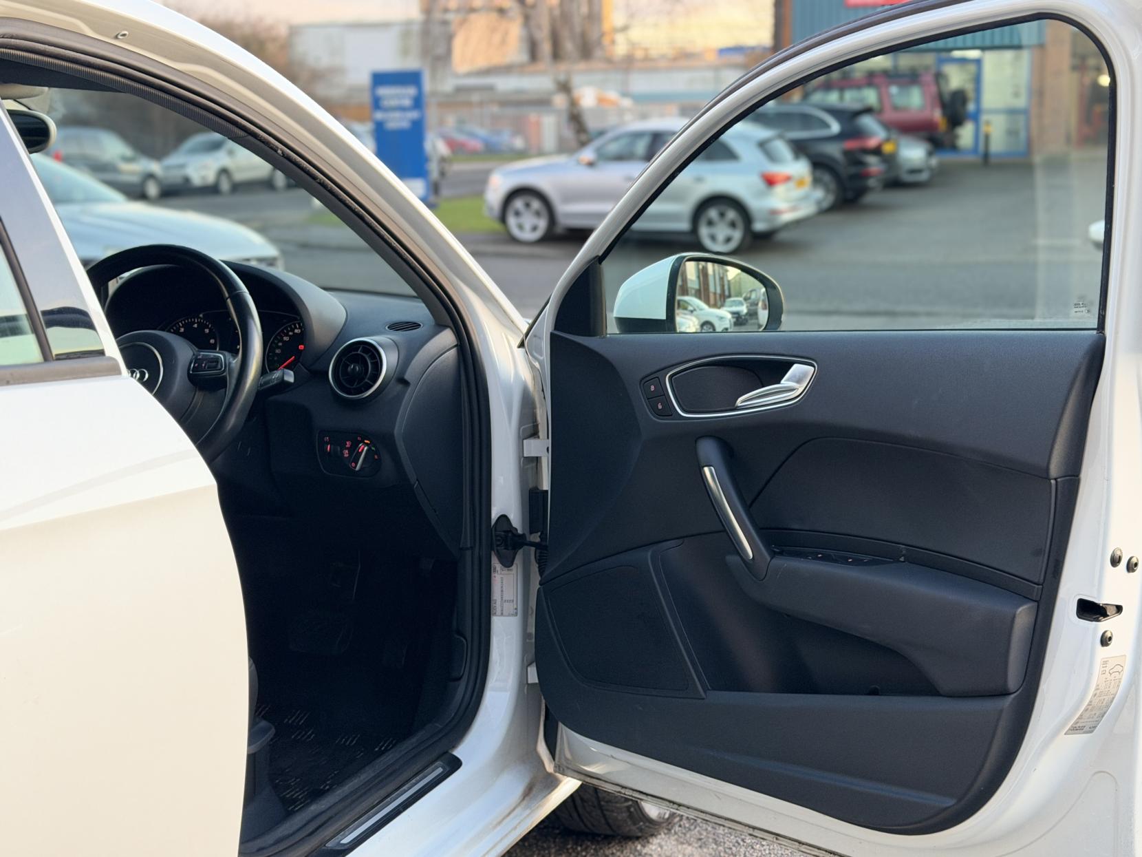 Audi A1 1.4 TFSI Attraction Hatchback 5dr Petrol S Tronic Euro 5 (s/s) (122 ps)