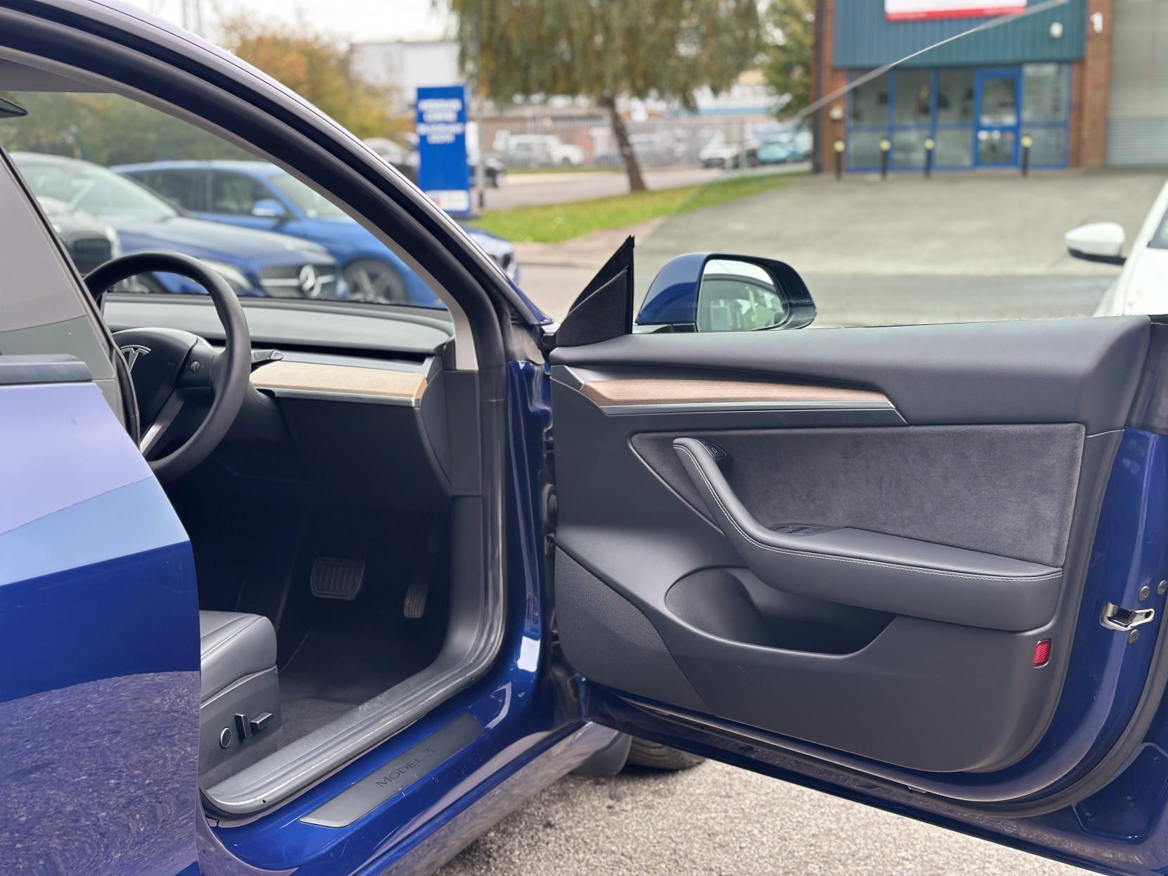 Tesla Model 3 (Dual Motor) Long Range Saloon 4dr Electric Auto 4WDE (346 ps)