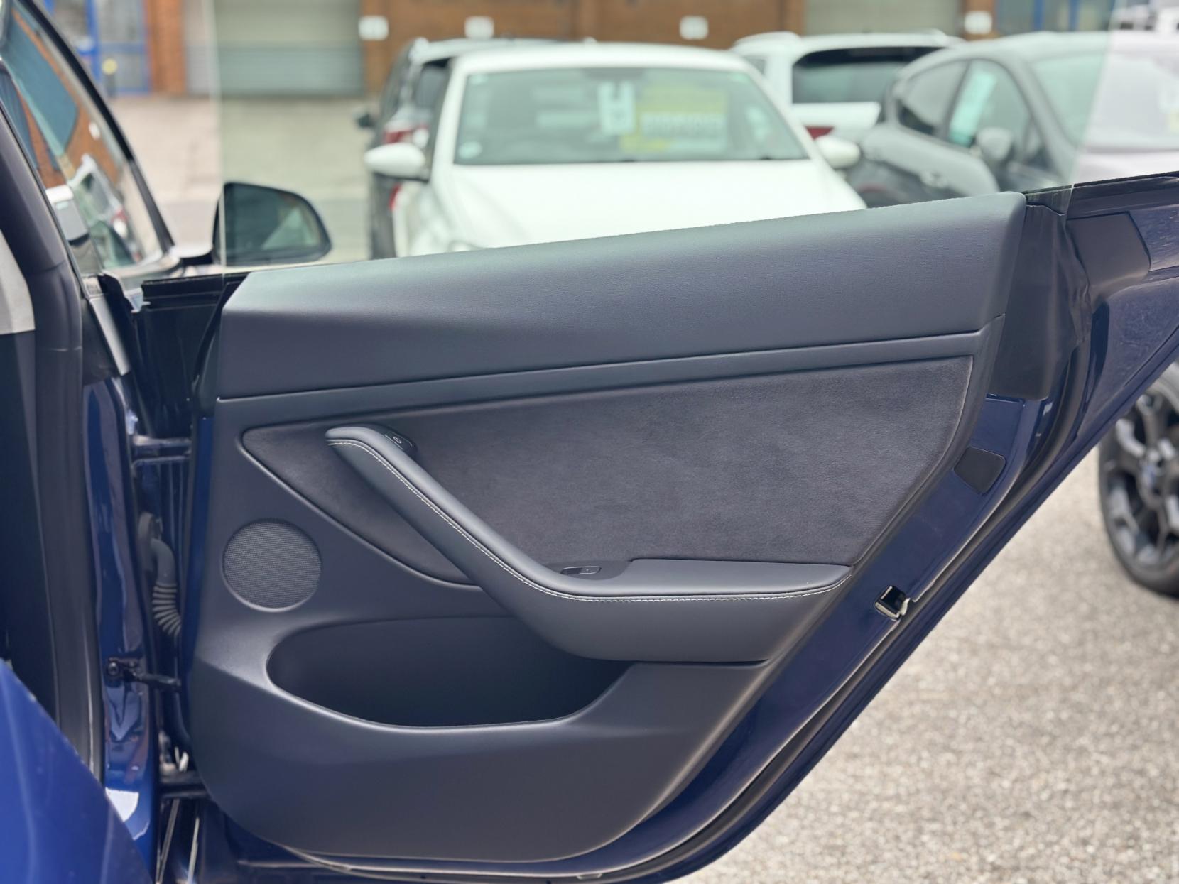 Tesla Model 3 (Dual Motor) Long Range Saloon 4dr Electric Auto 4WDE (346 ps)