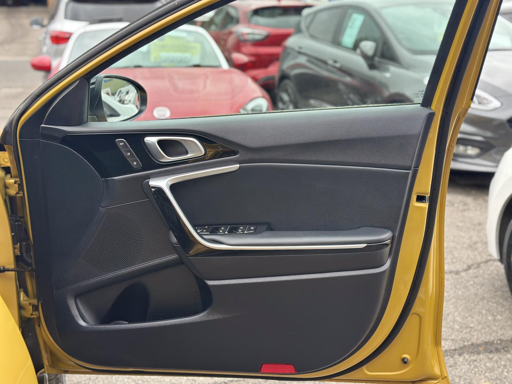 Kia XCeed 1.6 GDi 8.9kWh First Edition SUV 5dr Petrol Plug-in Hybrid DCT Euro 6 (s/s) (139 bhp)