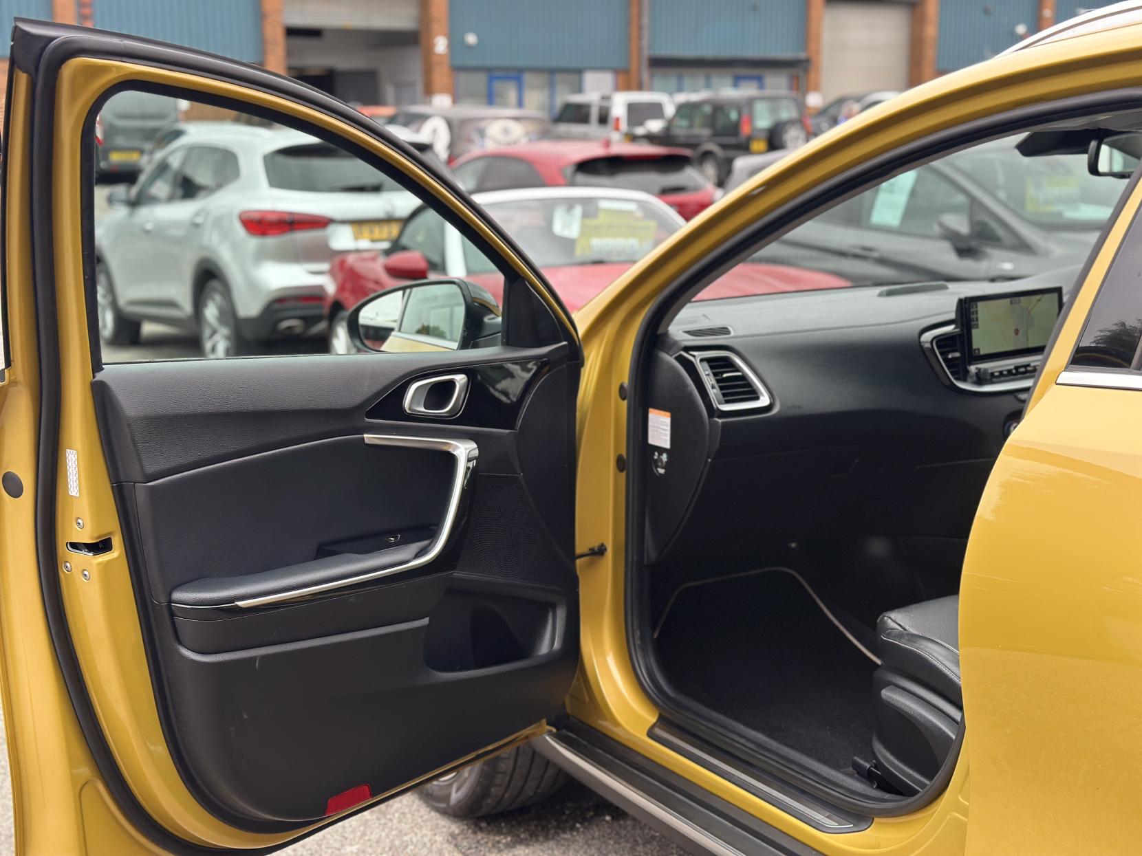 Kia XCeed 1.6 GDi 8.9kWh First Edition SUV 5dr Petrol Plug-in Hybrid DCT Euro 6 (s/s) (139 bhp)